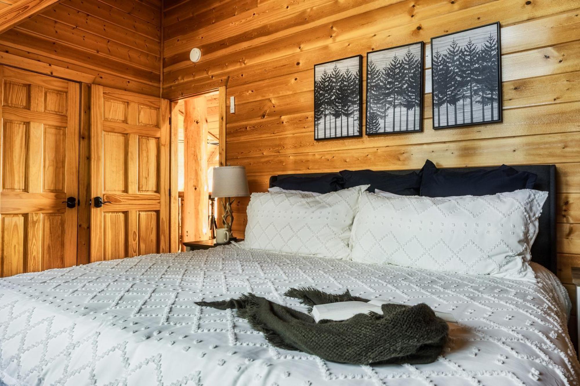 Timberwolf - Luxe 5 Star Retreat-july Deal-game Rm-ps5-firepit-hot Tub