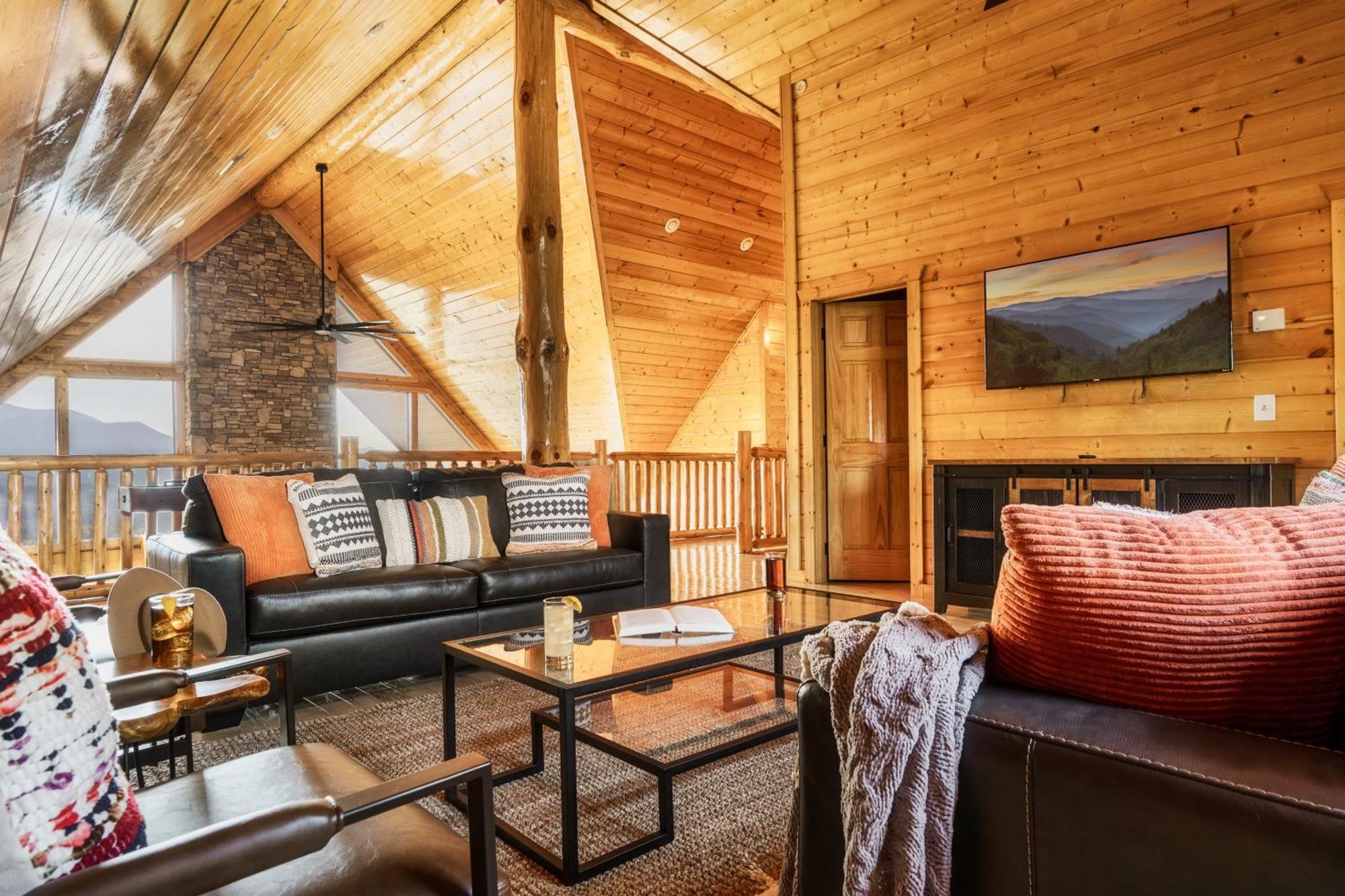 Timberwolf - Luxe 5 Star Retreat-july Deal-game Rm-ps5-firepit-hot Tub Gatlinburg
