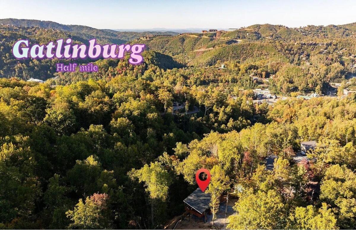 Luxury Modern Hot Tub And Sauna * Gatlinburg