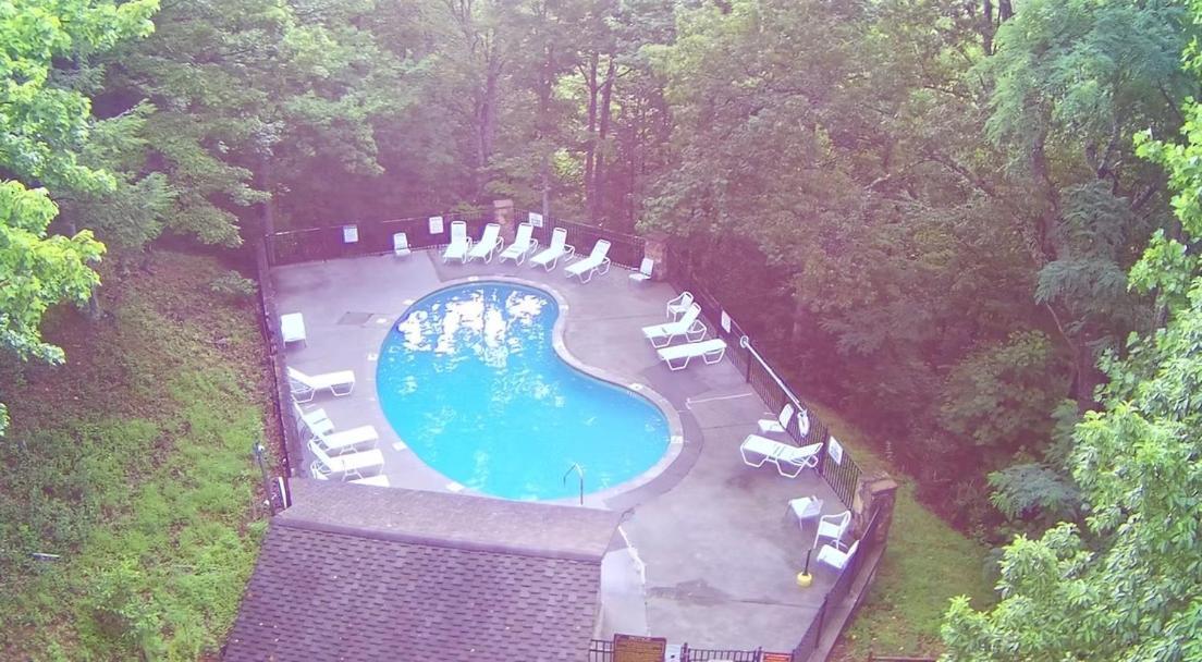 Cozy Fires & Mountain Views, Your Smoky Mountain Escape Apartment *
