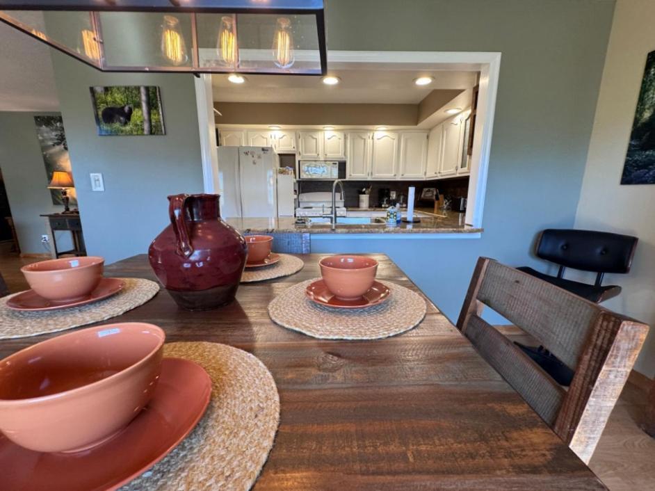 Cozy Fires & Mountain Views, Your Smoky Mountain Escape