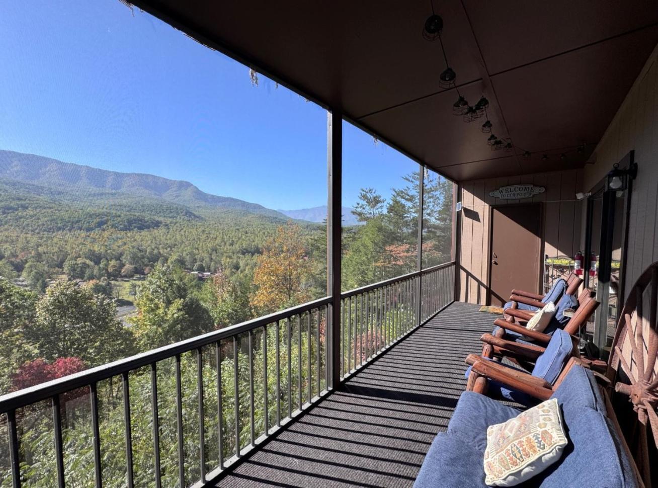 Cozy Fires & Mountain Views, Your Smoky Mountain Escape