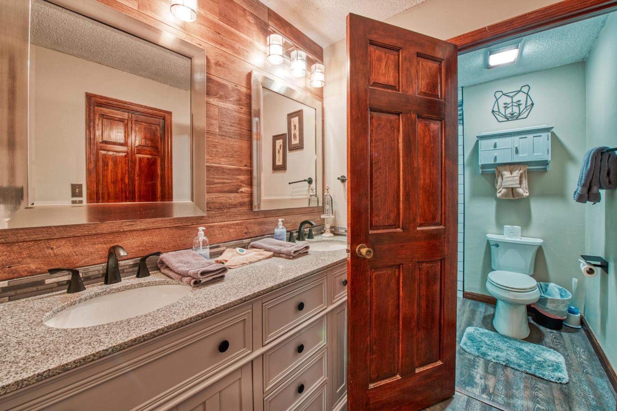 Apartment Cozy Fires & Mountain Views, Your Smoky Mountain Escape Gatlinburg