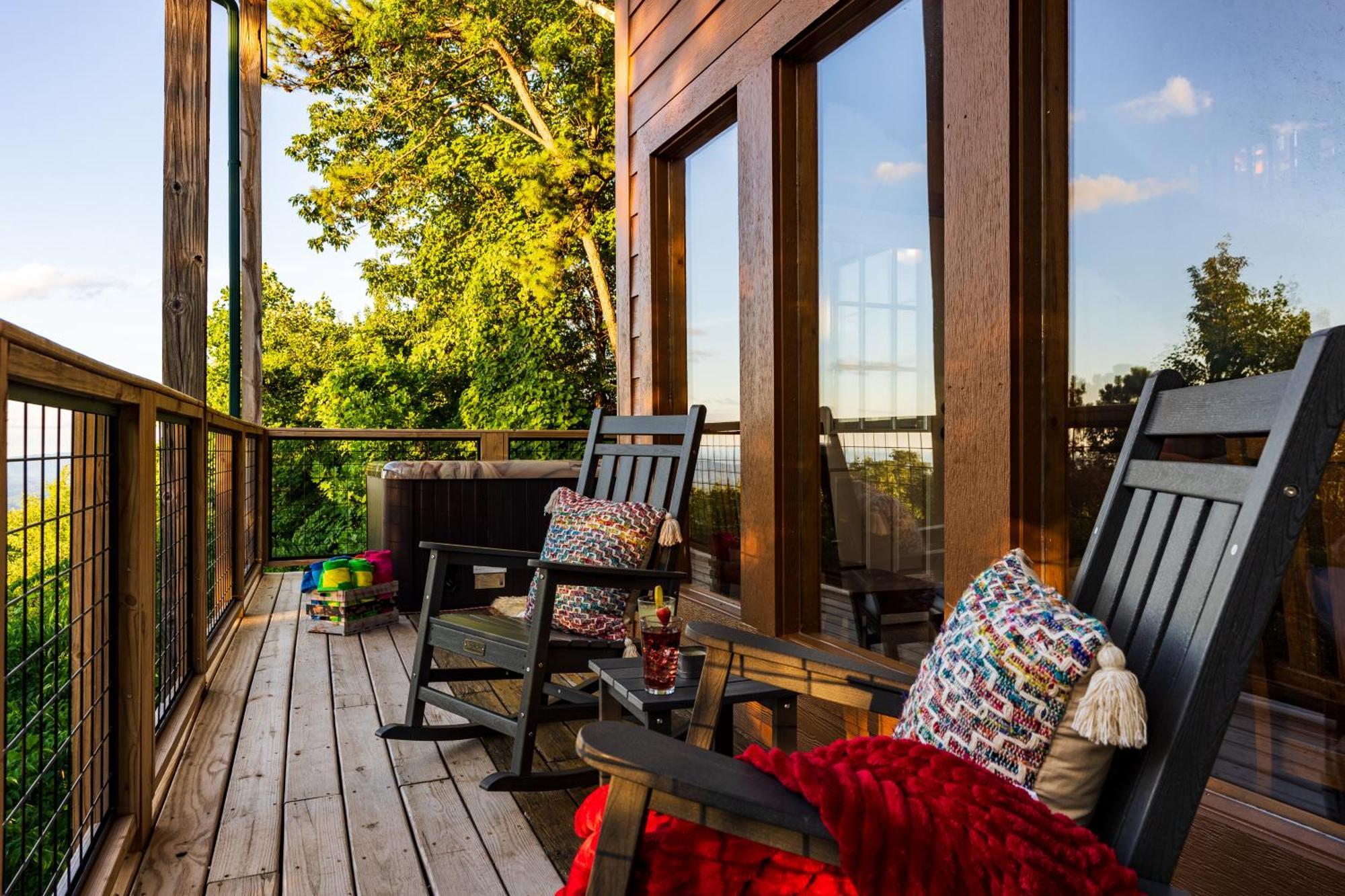 Elevista - Quaint&private-views-hottub-pooltable-bears-3 Clubhouse Pools Chalet
