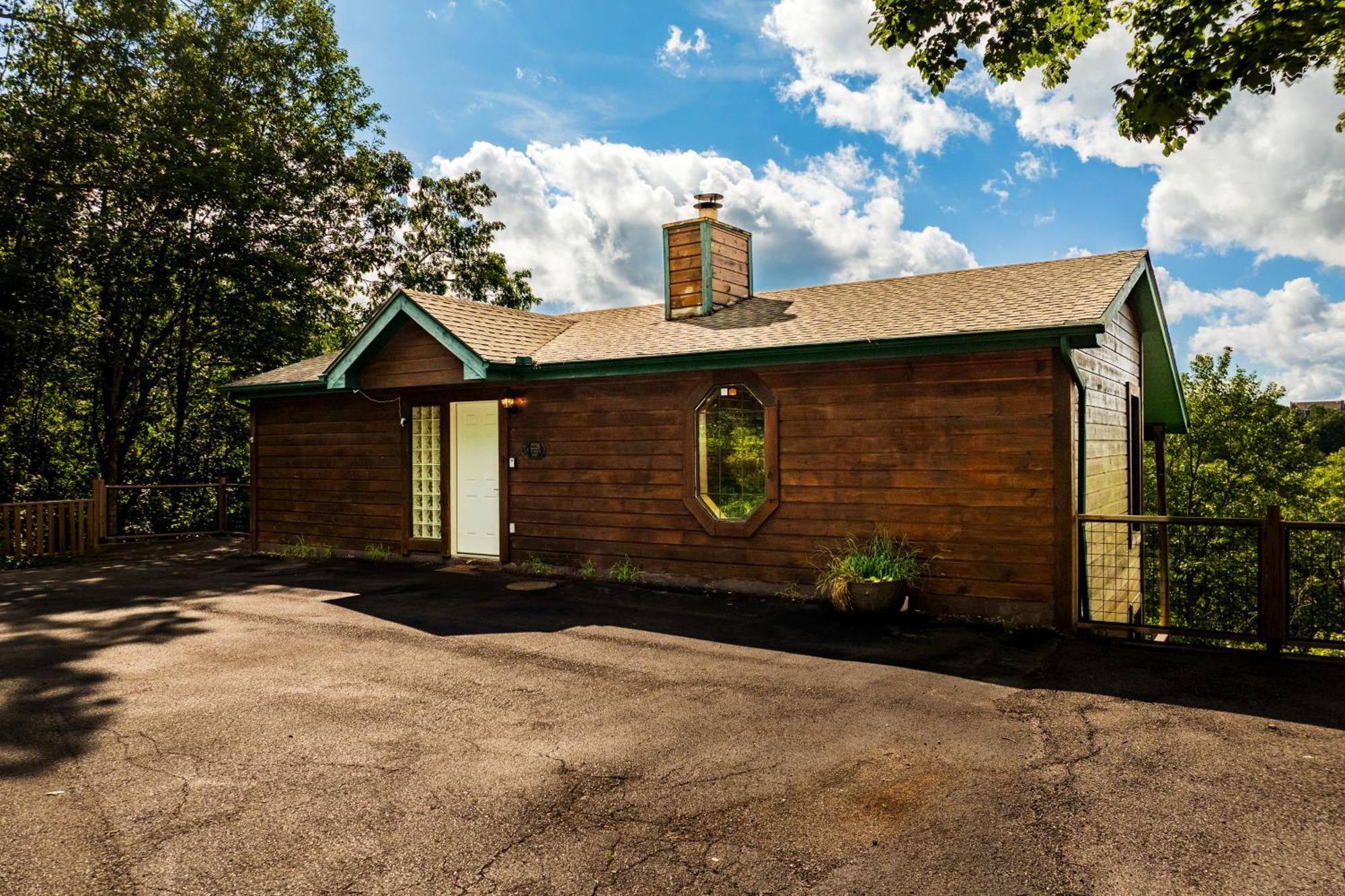 Chalet Elevista - Quaint&private-views-hottub-pooltable-bears-3 Clubhouse Pools Gatlinburg