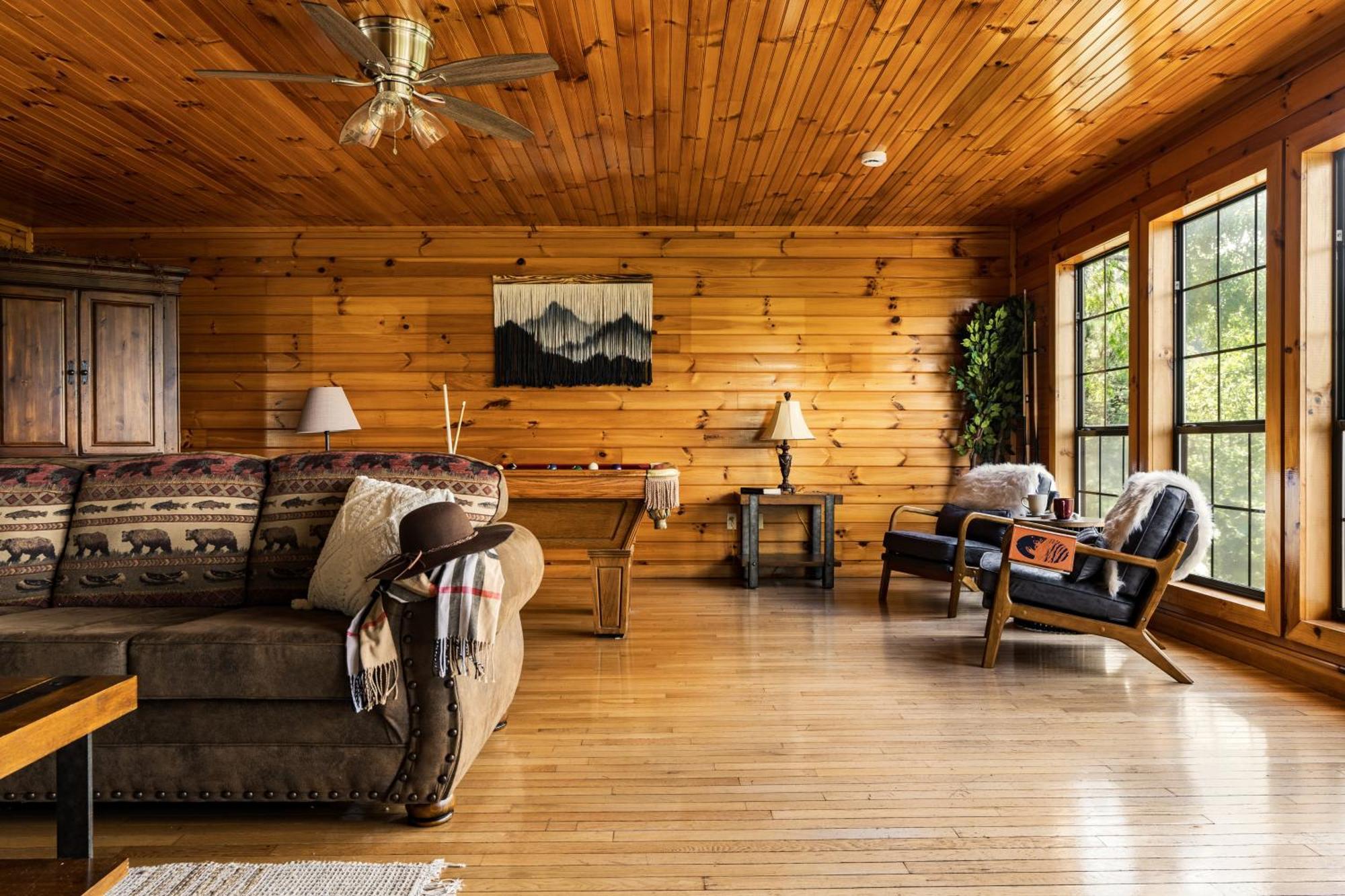 Chalet Elevista - Quaint&private-views-hottub-pooltable-bears-3 Clubhouse Pools *