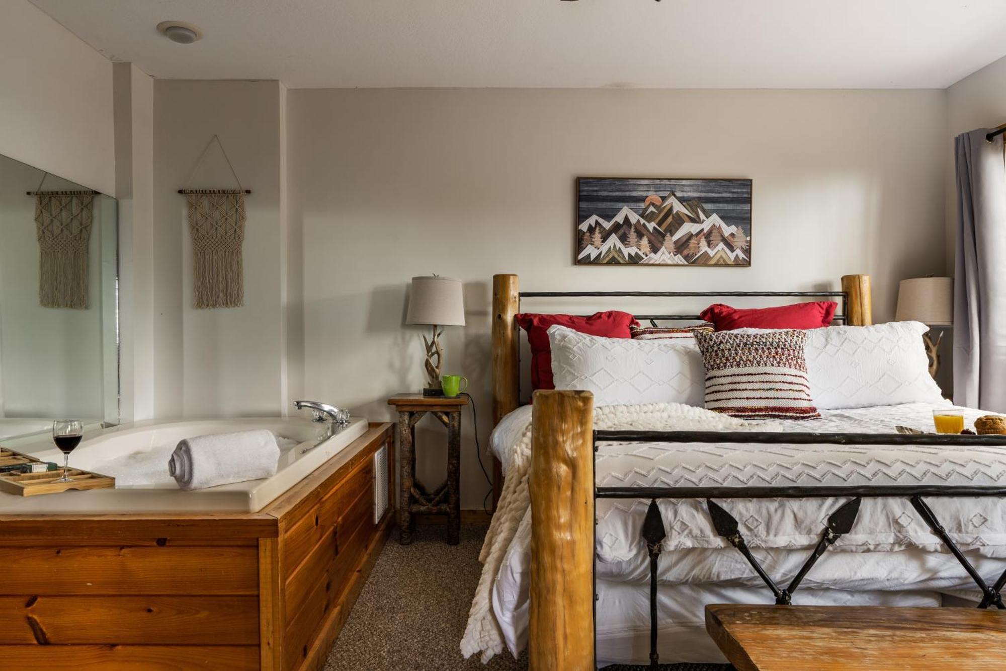 Chalet Elevista - Quaint&private-views-hottub-pooltable-bears-3 Clubhouse Pools *
