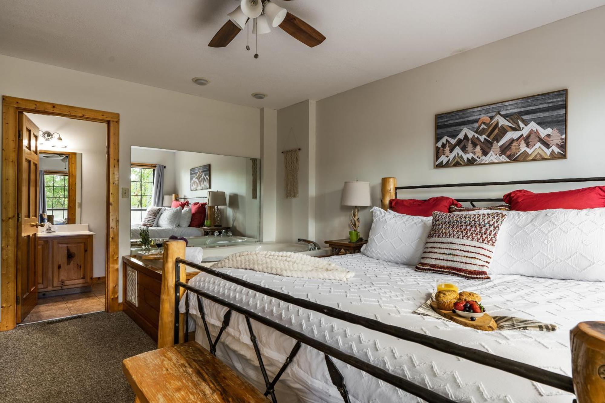 Elevista - Quaint&private-views-hottub-pooltable-bears-3 Clubhouse Pools Chalet Gatlinburg
