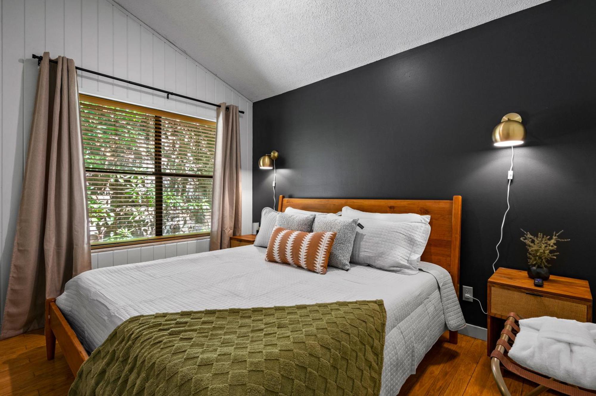 Escape To Sugar Chalet: The Rustic Modern Retreat Gatlinburg