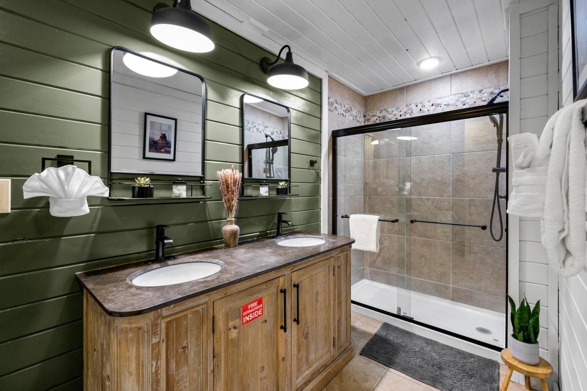 Chalet Escape To Sugar Chalet: The Rustic Modern Retreat *