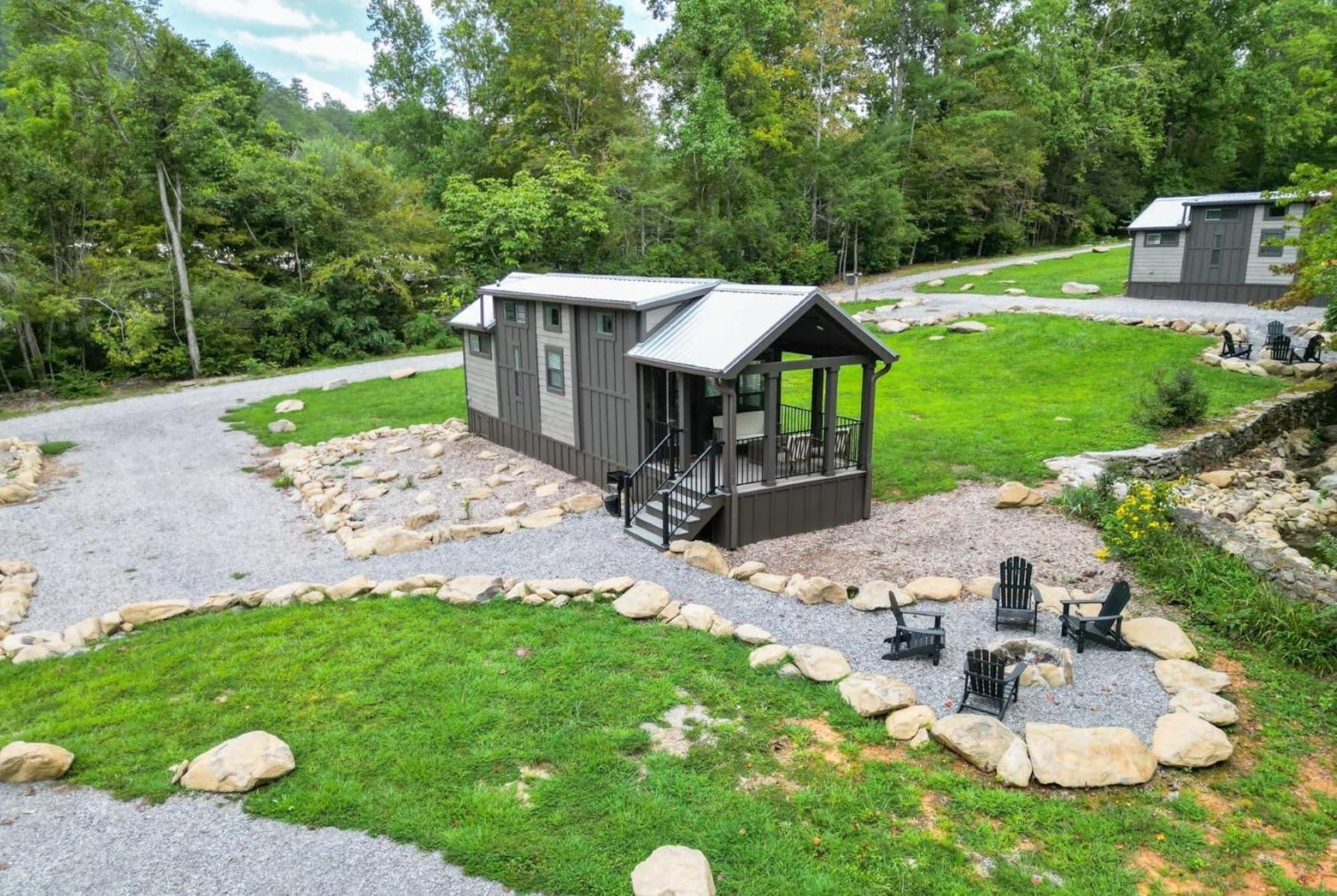 Tiny Firepit Bbq Fishing Willow * Gatlinburg