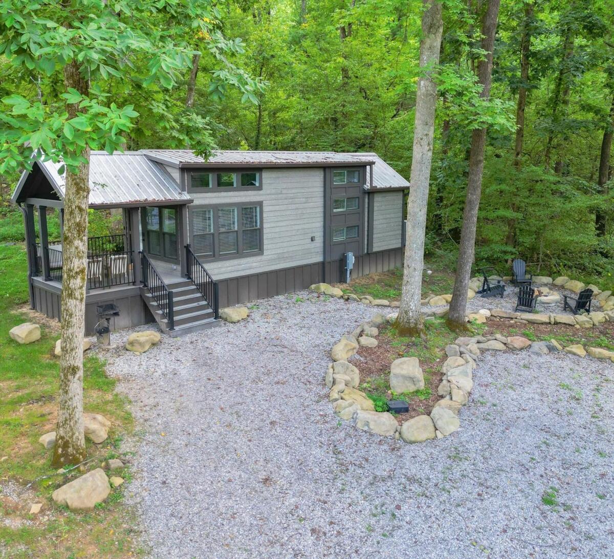 Tiny Fire Pit Fishing Pond Bbq Sage Holiday home *