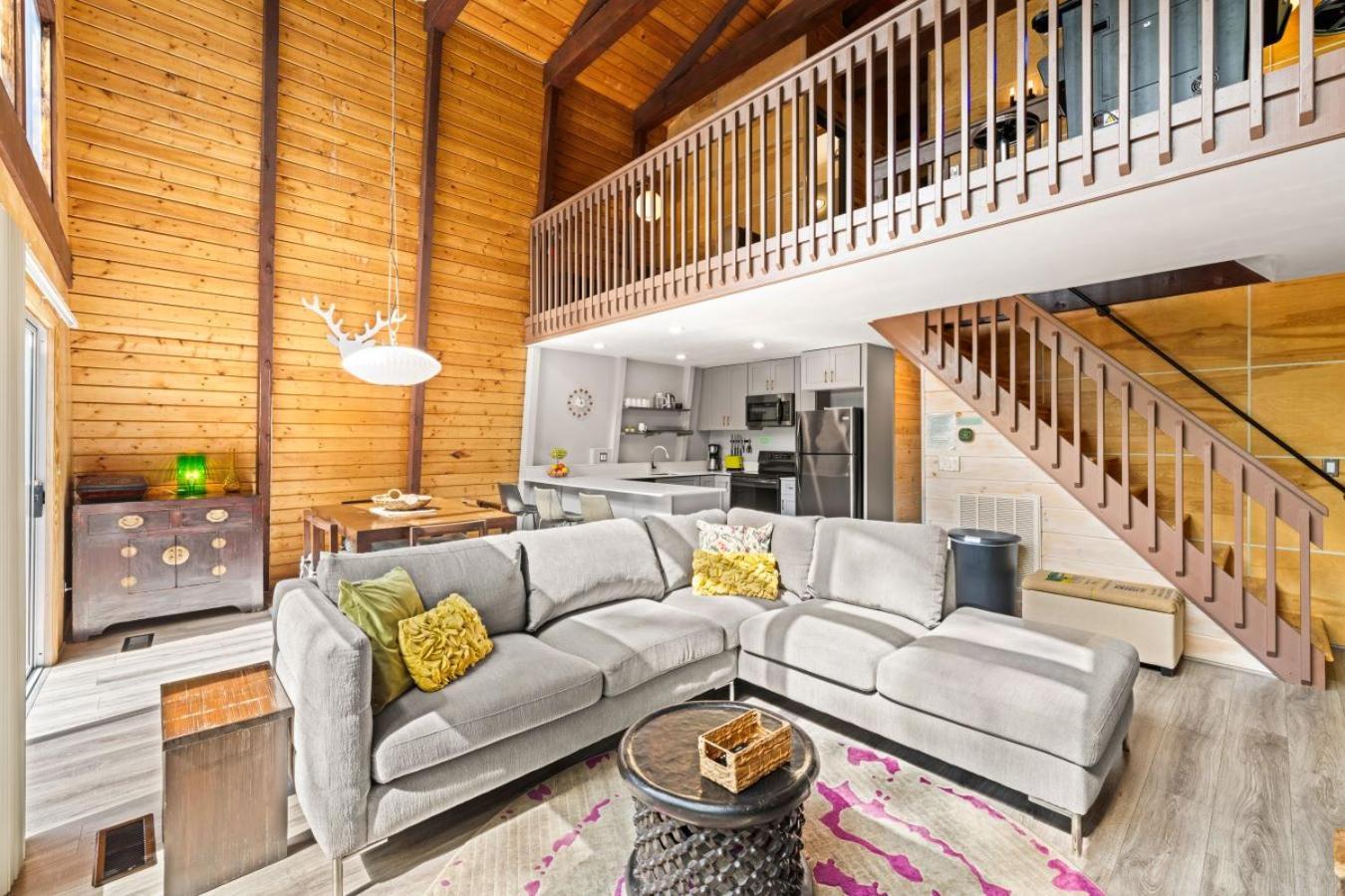 Treetops - 3bd/2bt Boutique W/mt Leconte Views In *