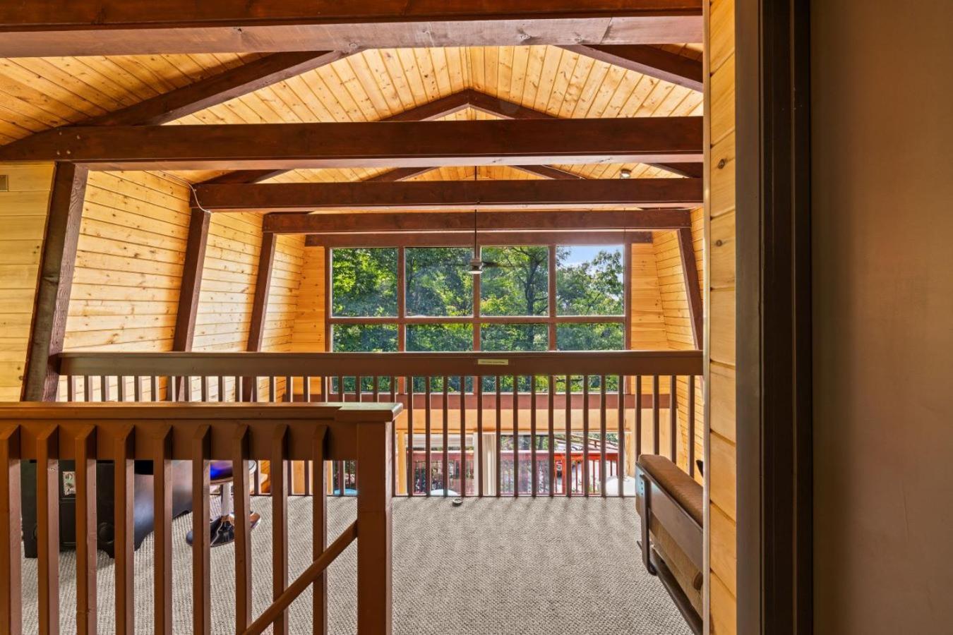 Treetops - 3bd/2bt Boutique W/mt Leconte Views In Chalet Gatlinburg