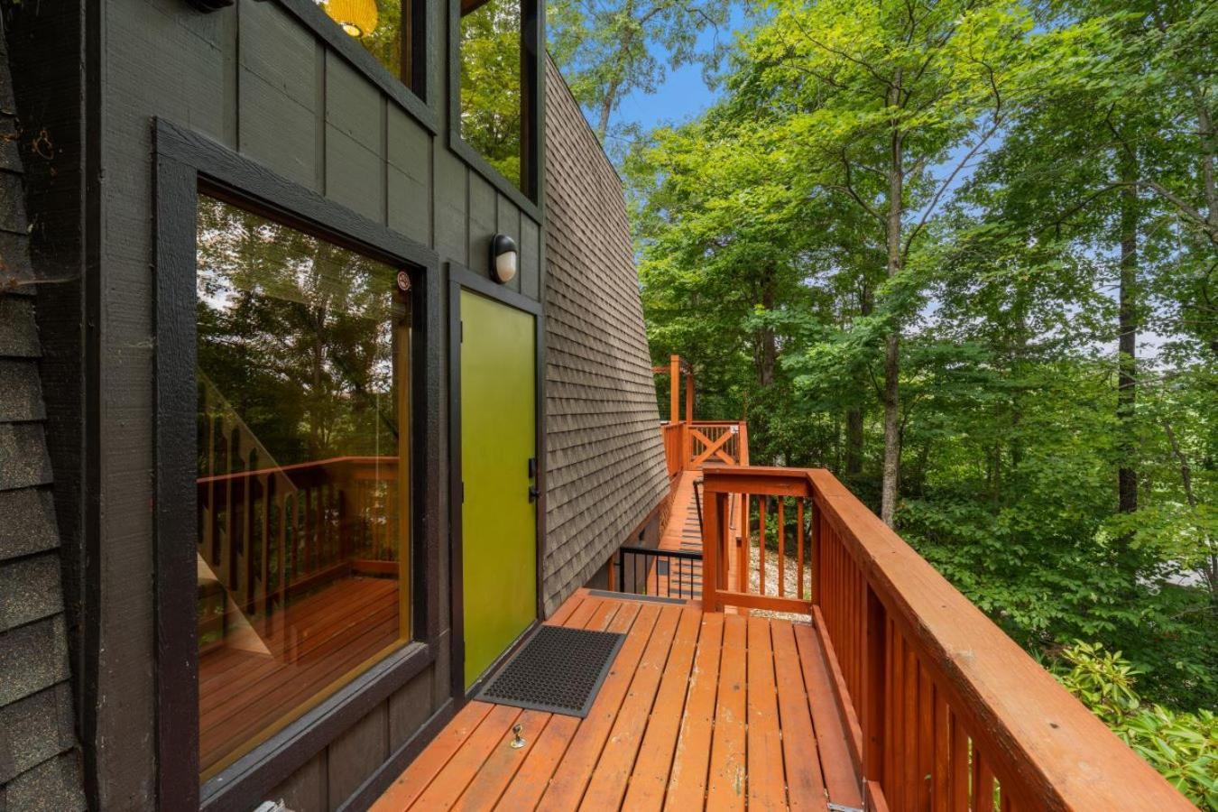 Treetops - 3bd/2bt Boutique W/mt Leconte Views In Gatlinburg