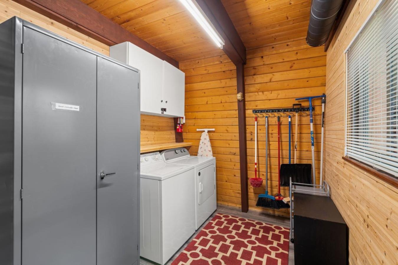Treetops - 3bd/2bt Boutique W/mt Leconte Views In