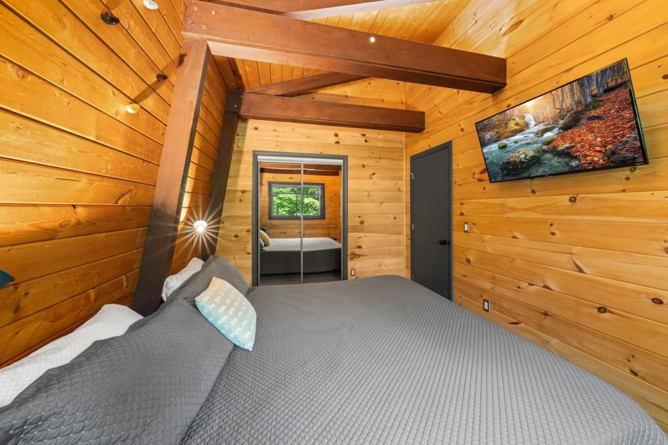 Treetops - 3bd/2bt Boutique W/mt Leconte Views In Chalet *
