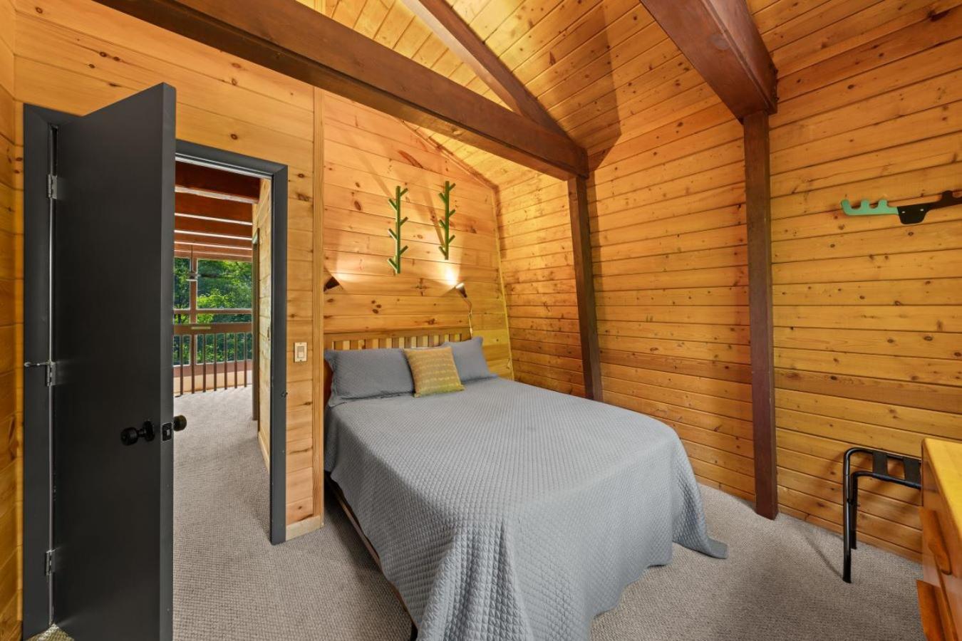 Chalet Treetops - 3bd/2bt Boutique W/mt Leconte Views In *