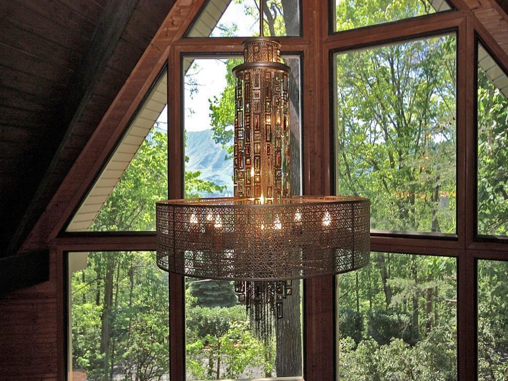 Honey Bear - Unique Boutique In With Mt Leconte View