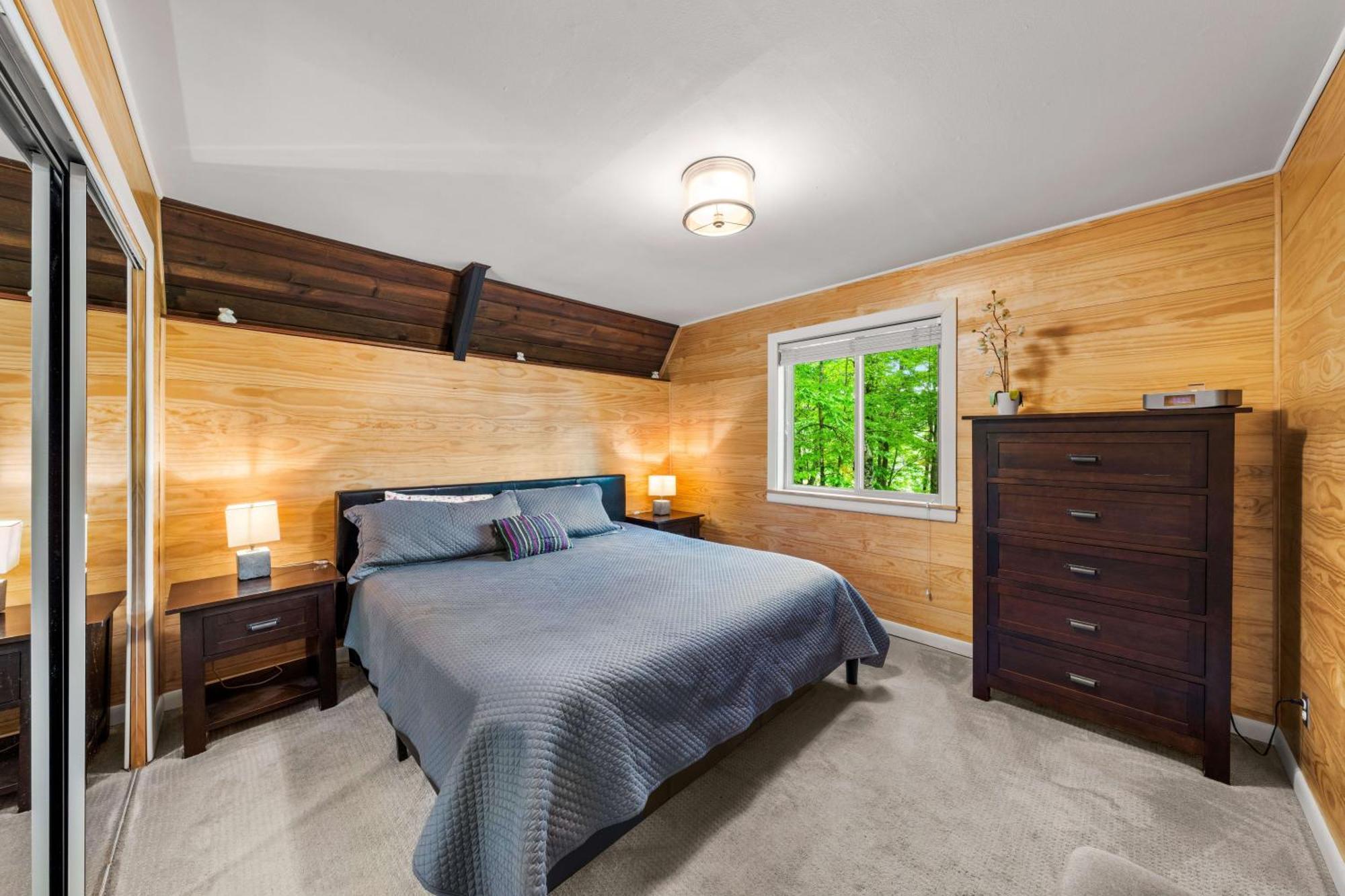 Chalet Honey Bear - Unique Boutique In With Mt Leconte View