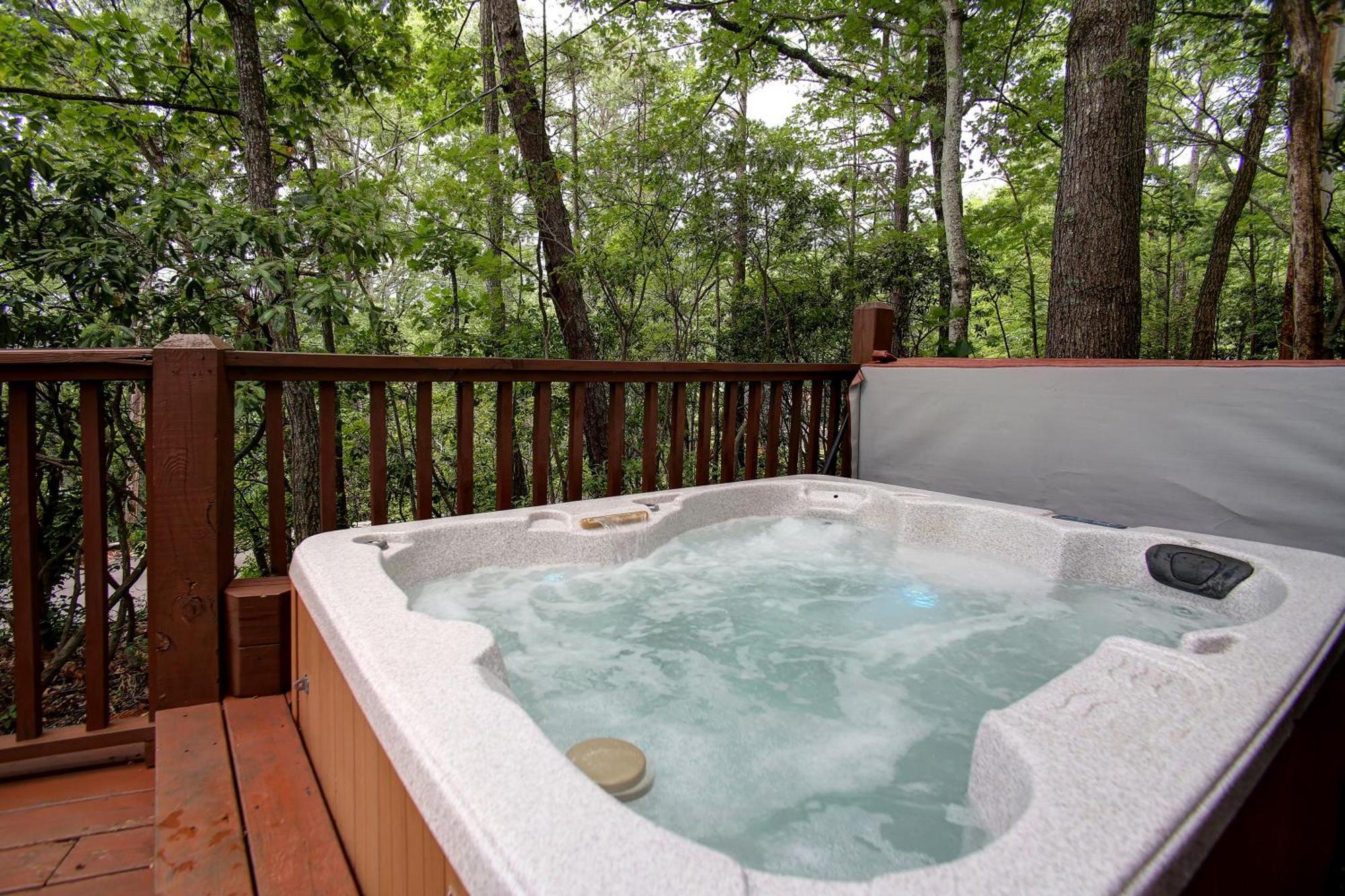 Chalet Honey Bear - Unique Boutique In With Mt Leconte View Gatlinburg