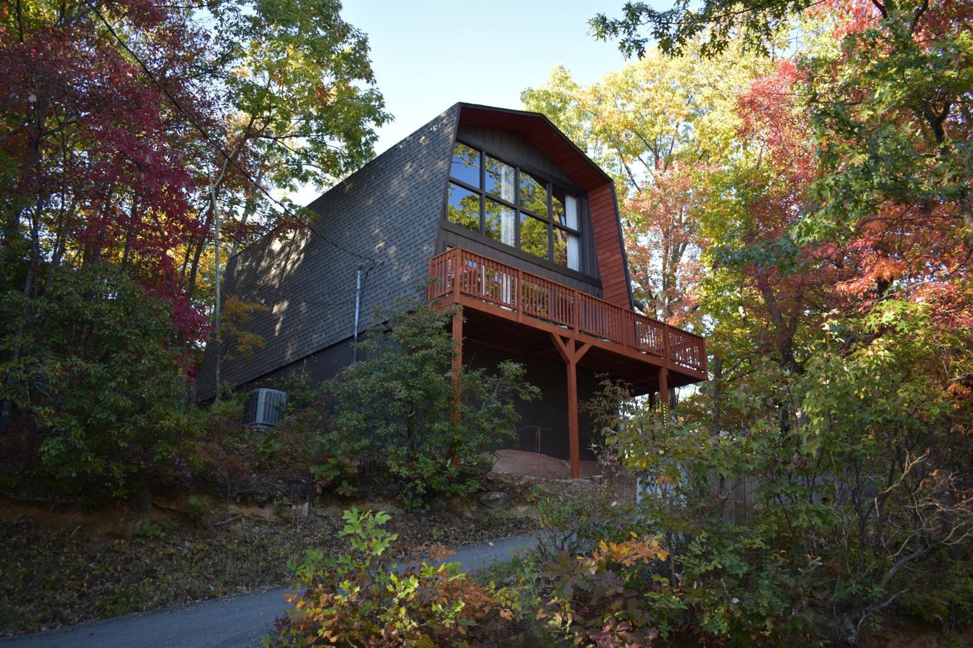 Treetops - 3bd/2bt Boutique W/mt Leconte Views In Chalet Gatlinburg