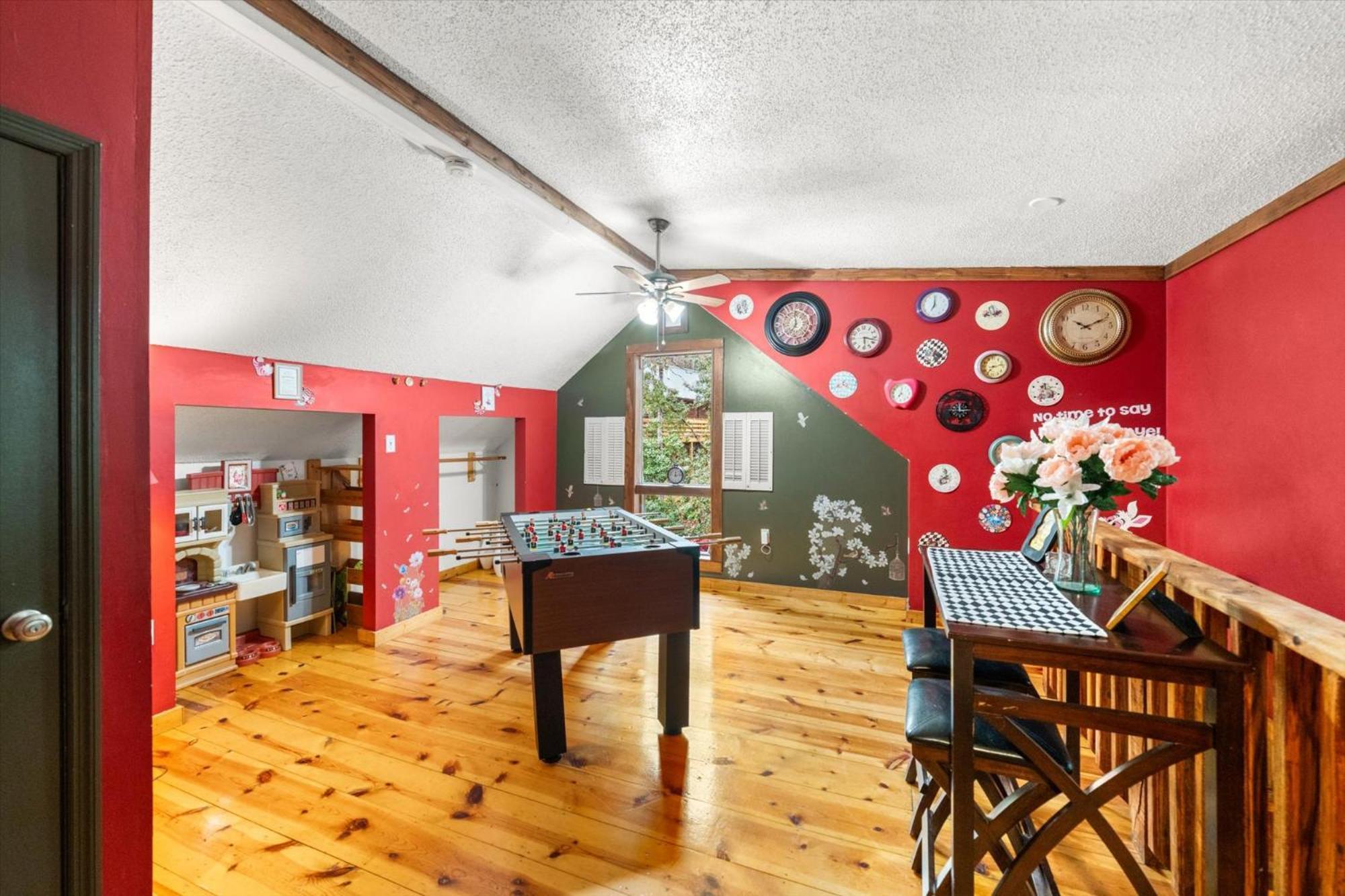 Holiday home Downtown Vibes With Bbq, Hot Tub & Games! Gatlinburg