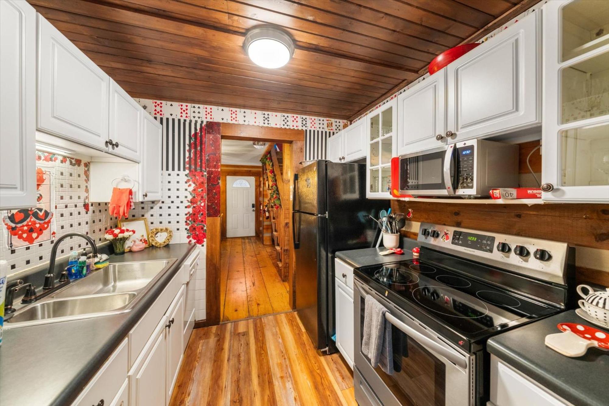 Holiday home Downtown Vibes With Bbq, Hot Tub & Games!