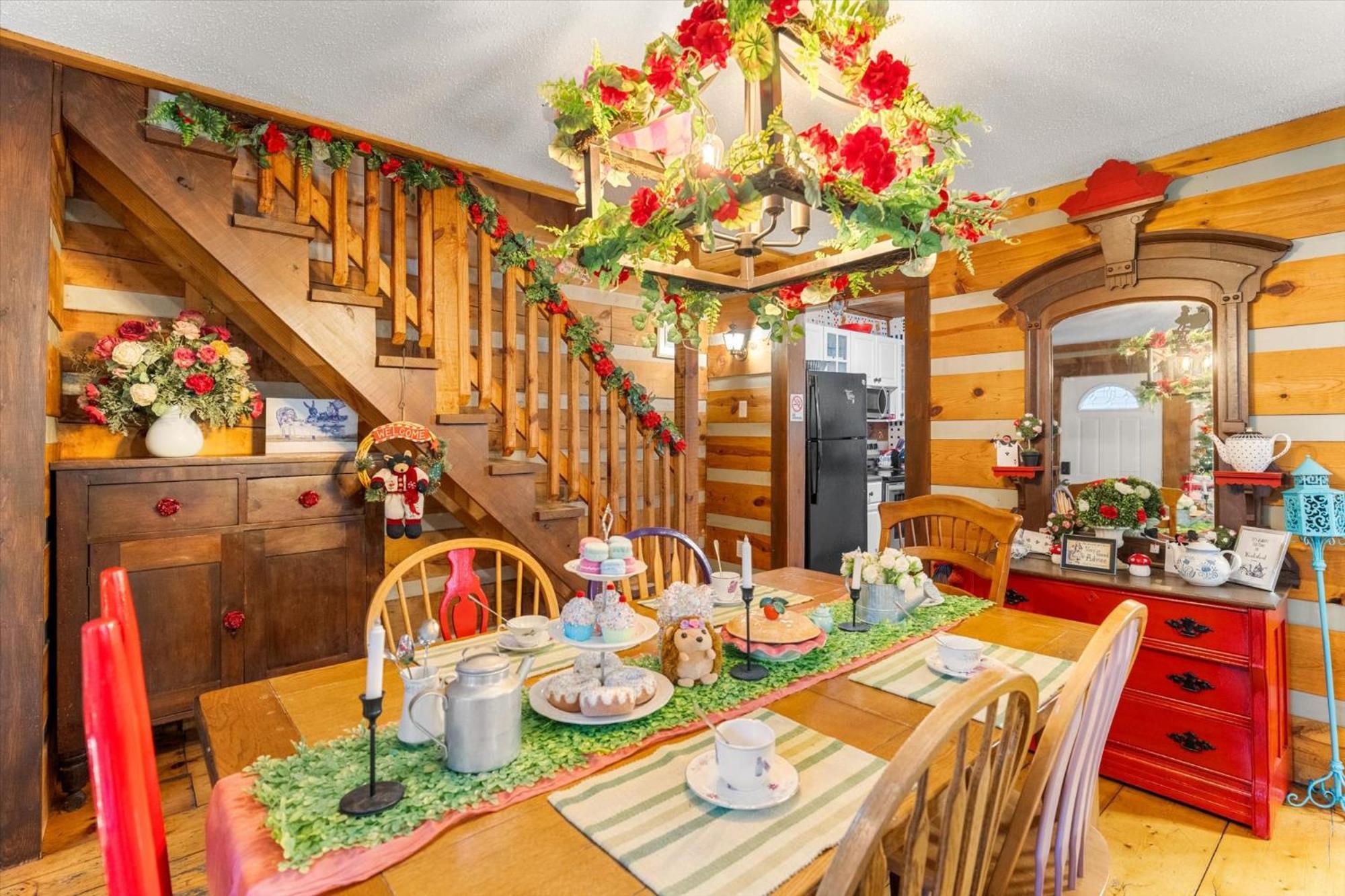 Downtown Vibes With Bbq, Hot Tub & Games! Holiday home *