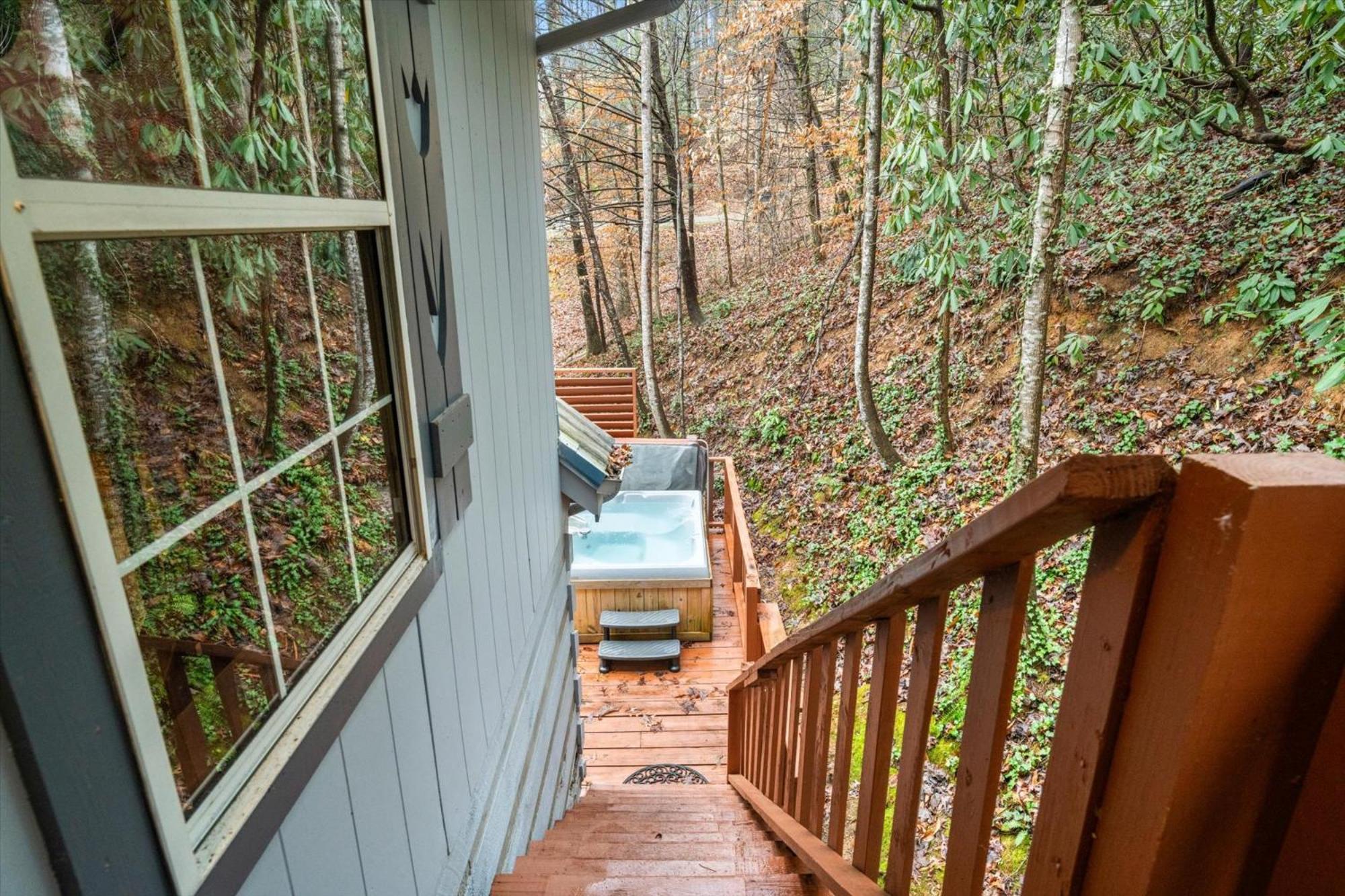 Downtown Vibes With Bbq, Hot Tub & Games! Gatlinburg