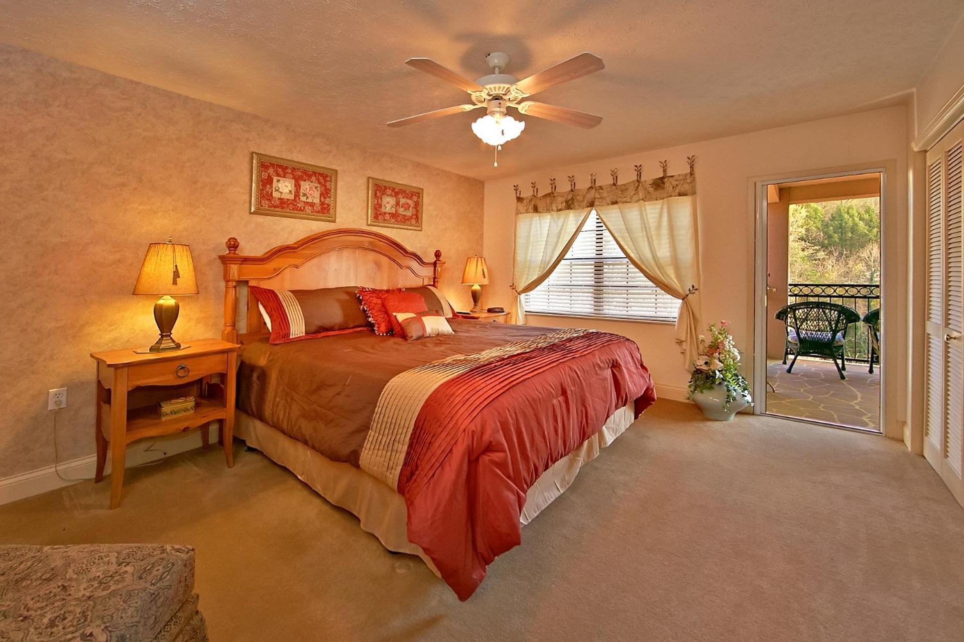Gatehouse - 704 Apartment