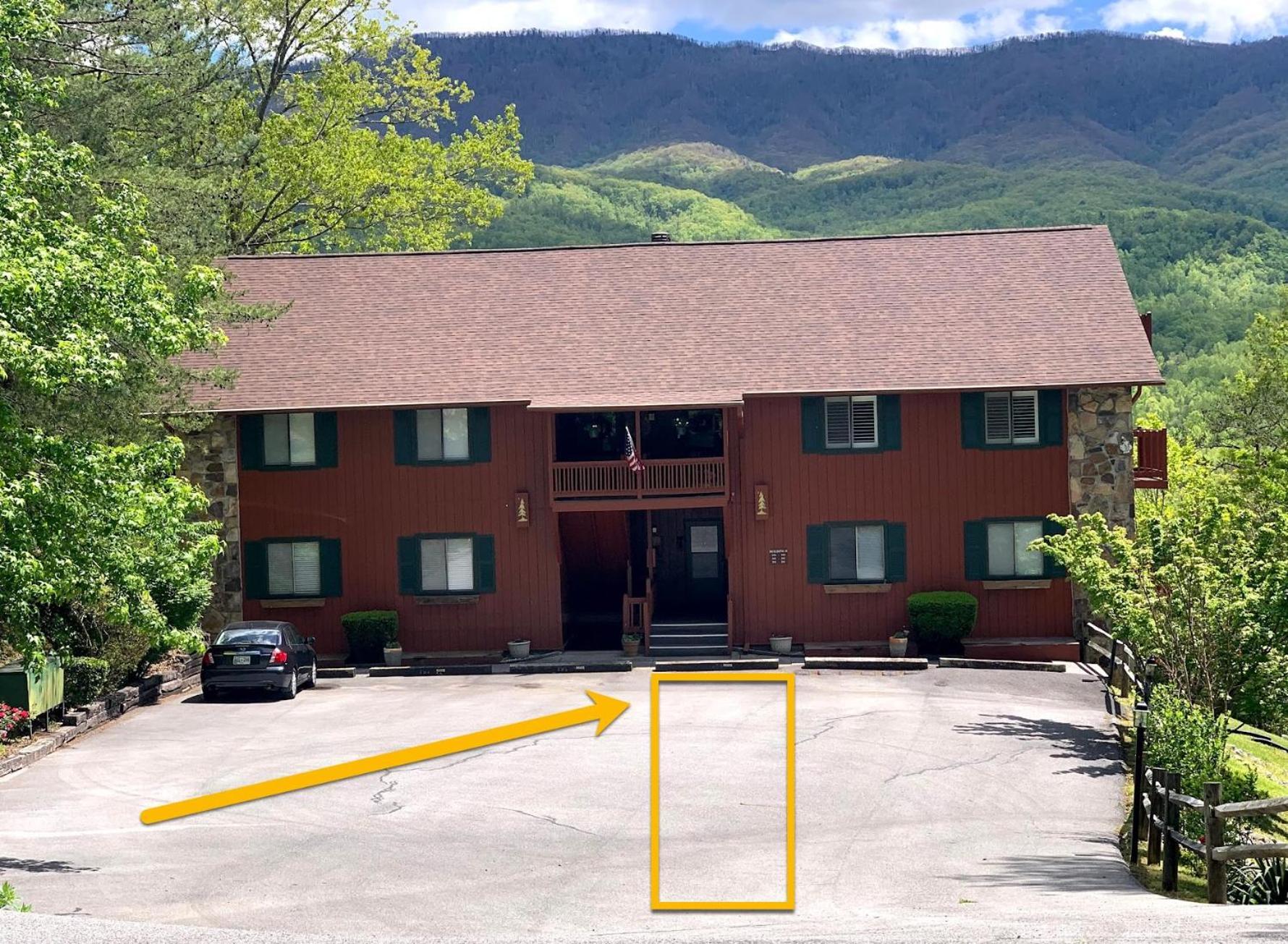 Apartment Cozy Fires & Mountain Views, Your Smoky Mountain Escape *