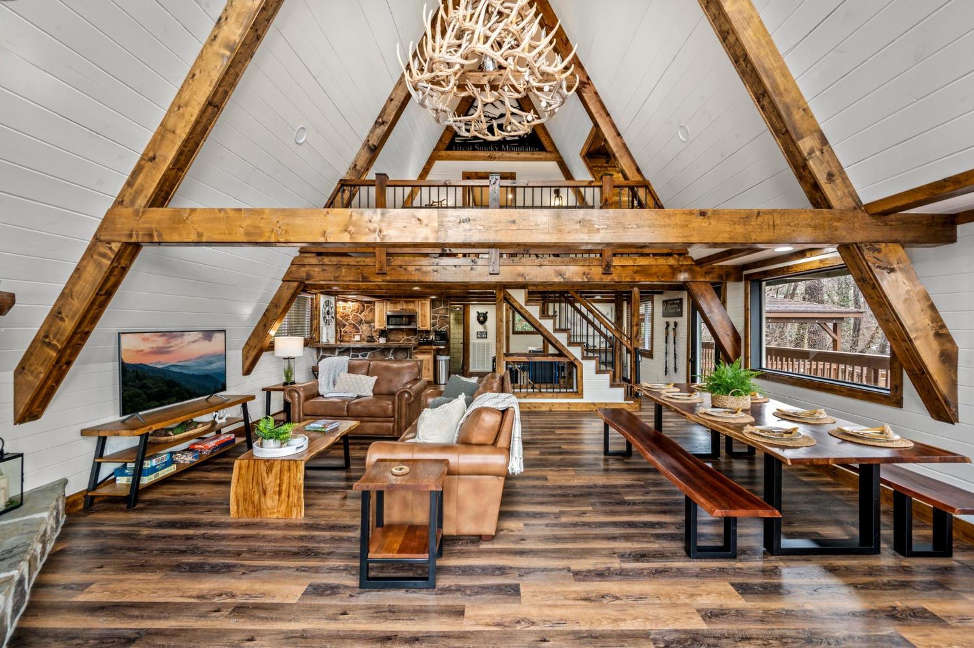 High Bear Activity, Handicap Ramp, Hot Tub, Fire Table, Game Room, Family Chalet Gatlinburg
