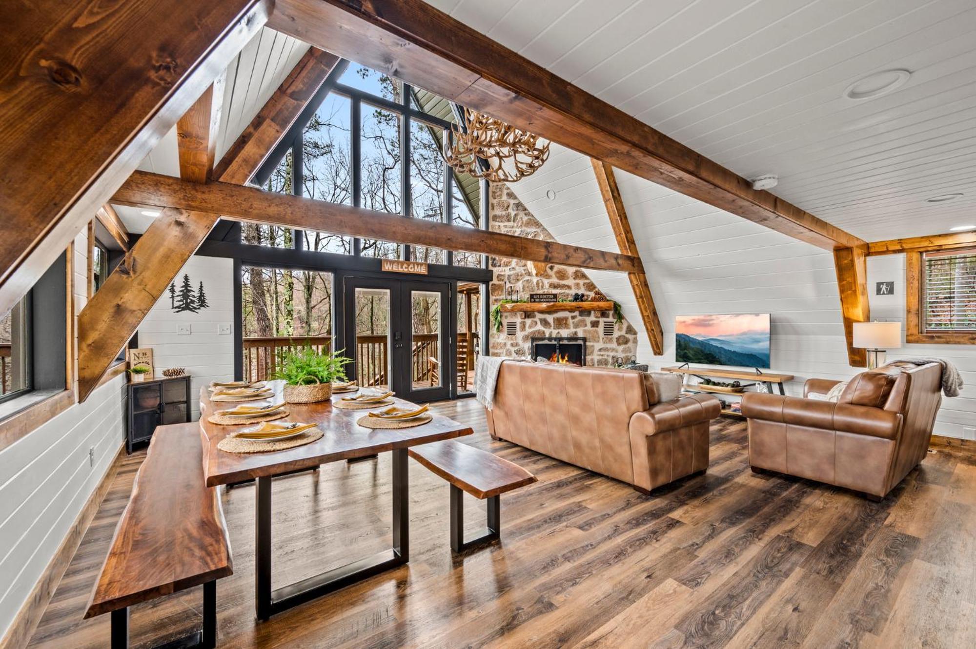 High Bear Activity, Handicap Ramp, Hot Tub, Fire Table, Game Room, Family Gatlinburg