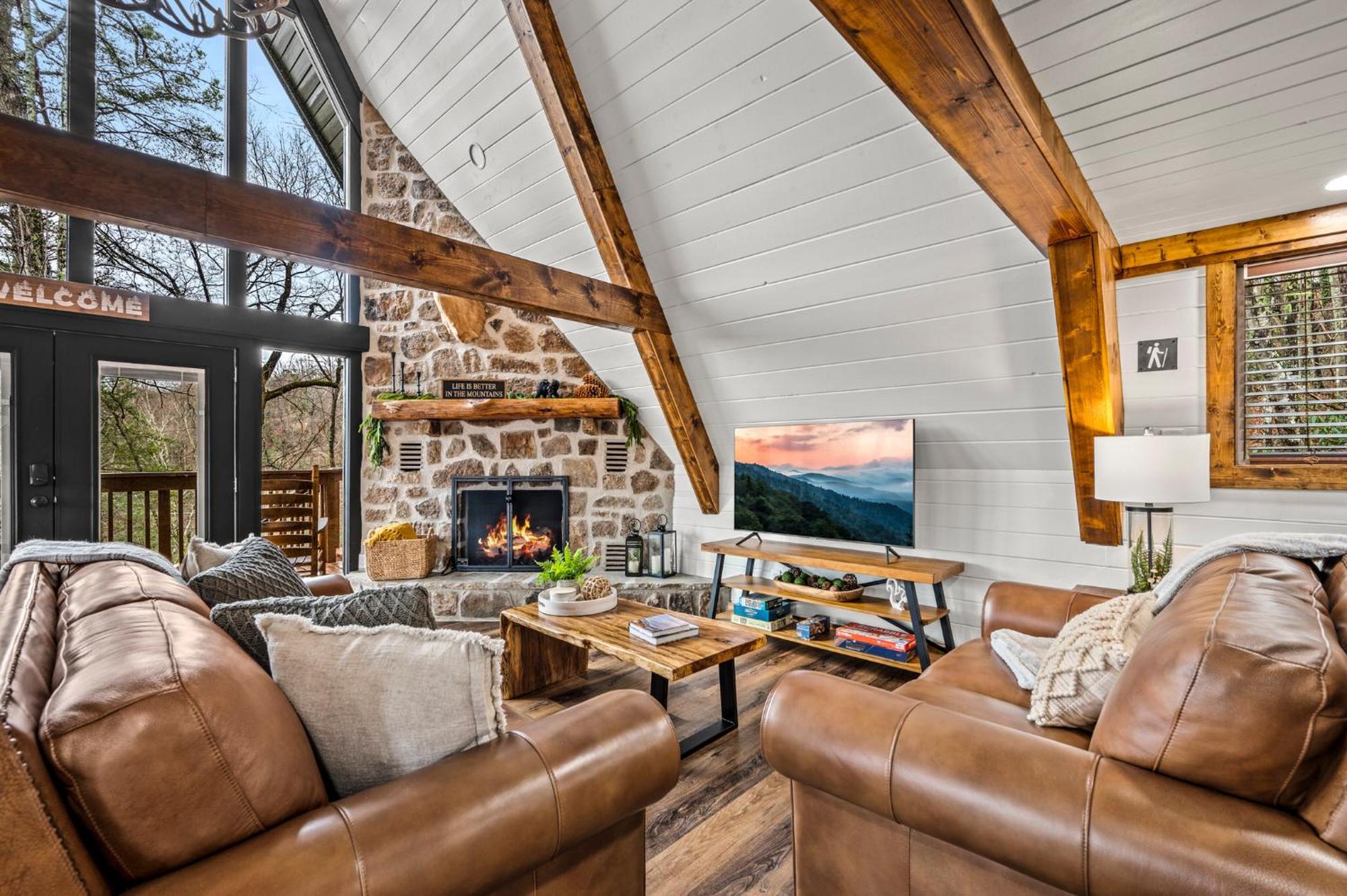 High Bear Activity, Handicap Ramp, Hot Tub, Fire Table, Game Room, Family * Gatlinburg