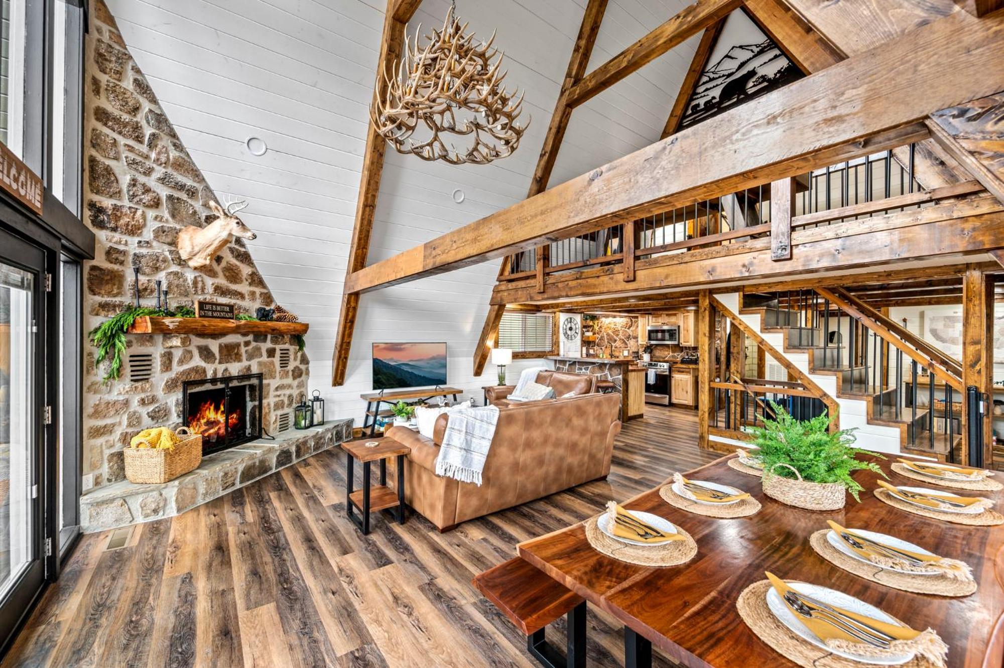 High Bear Activity, Handicap Ramp, Hot Tub, Fire Table, Game Room, Family Chalet Gatlinburg