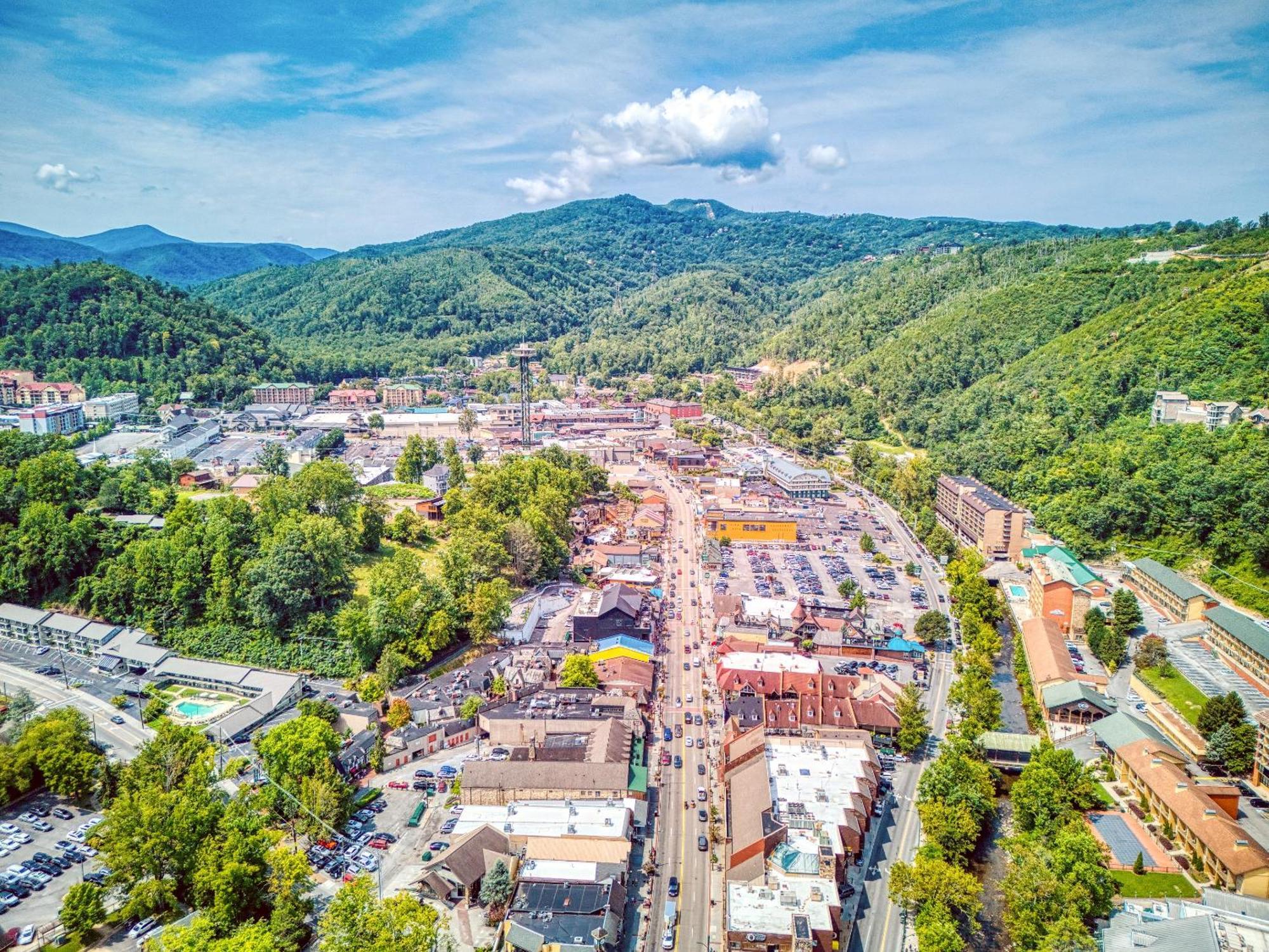 Downtown Gatlinburg5 Starwalk Everywhere *