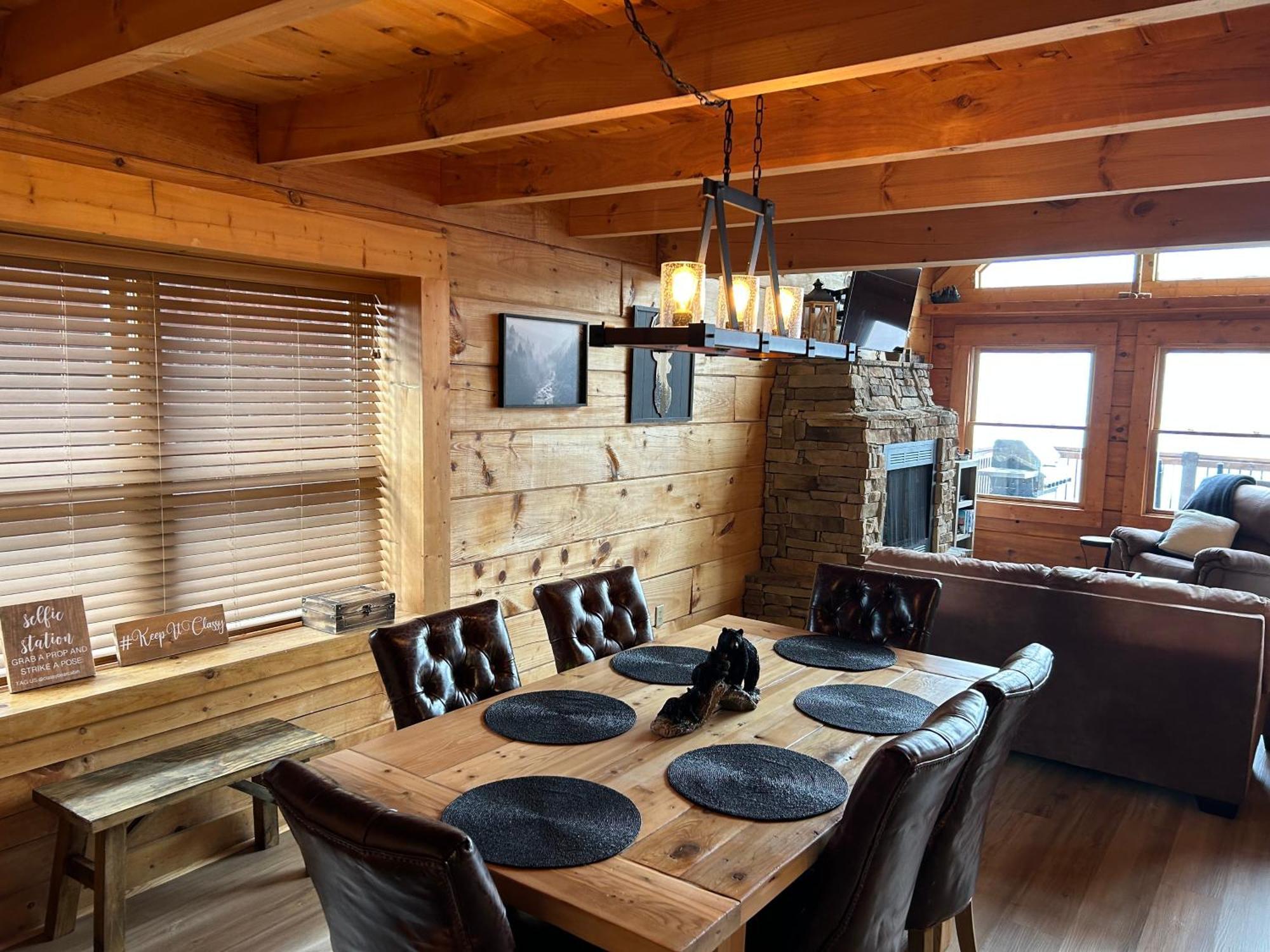 Chalet Classy Bear Gatlinburg