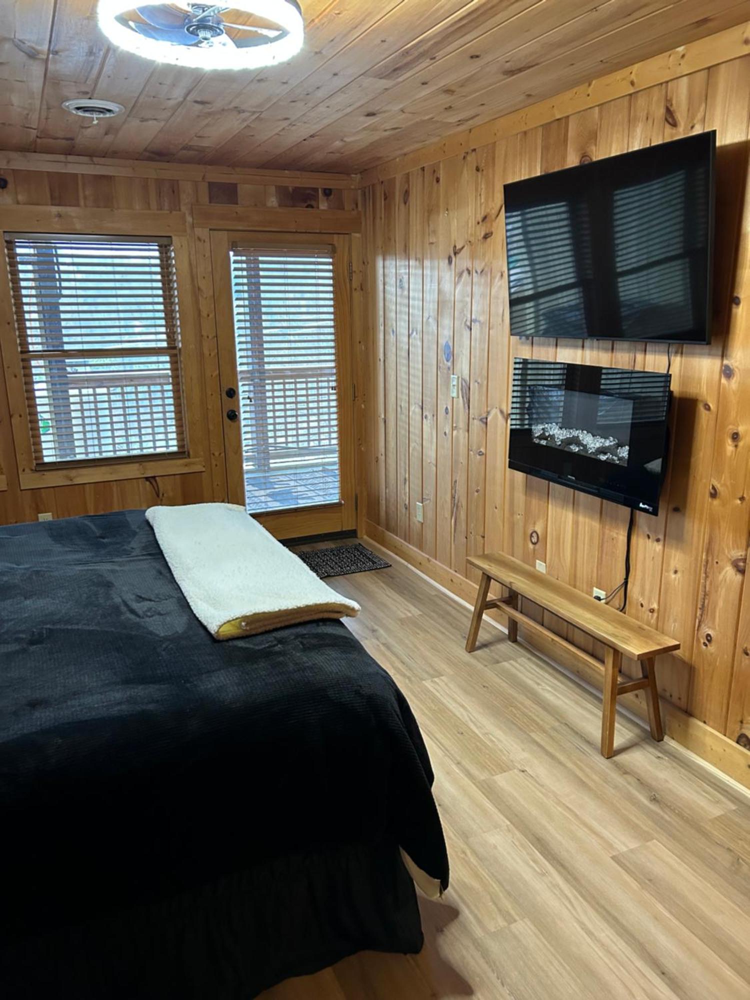 Chalet Classy Bear Gatlinburg