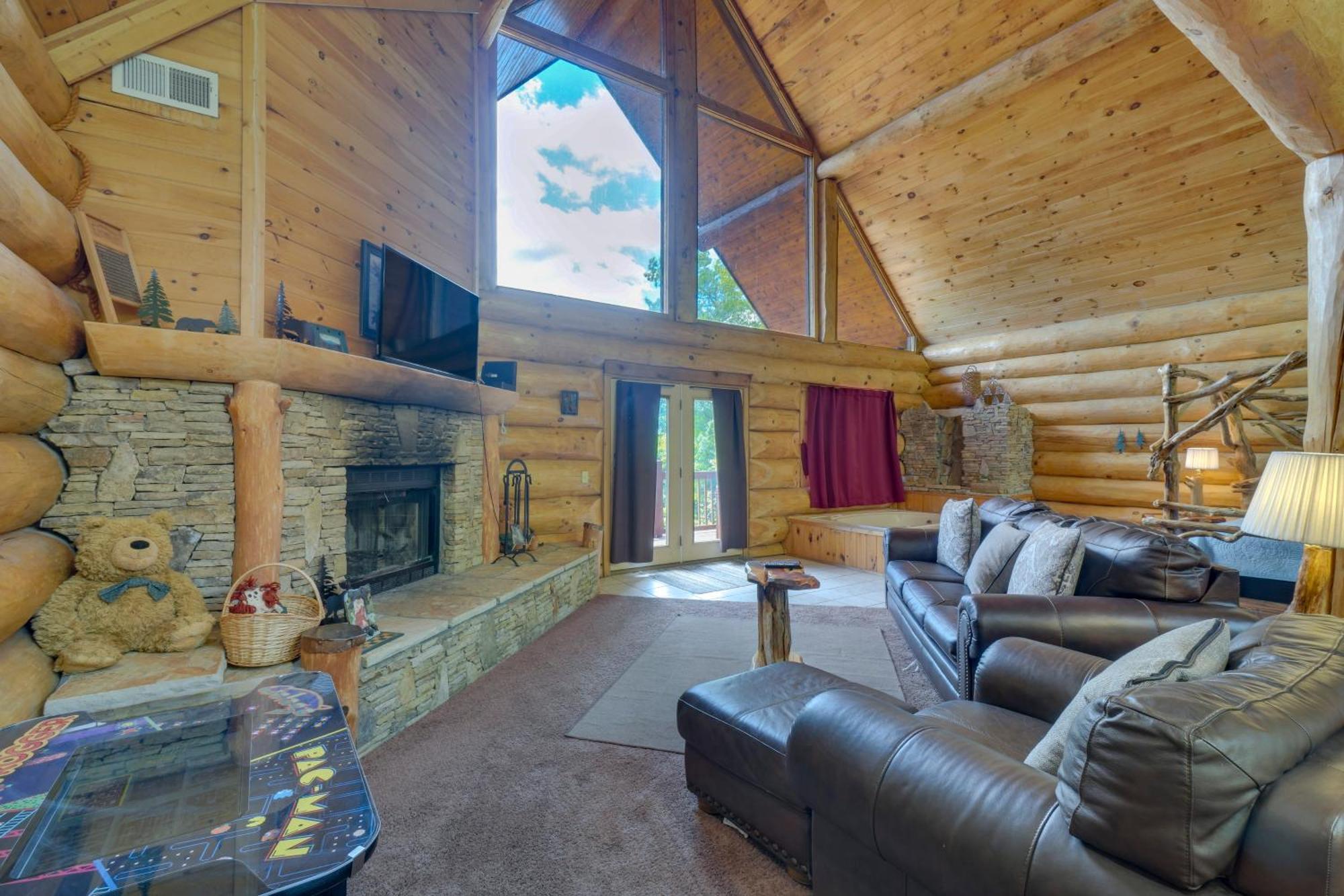Apartment With Hot Tub About 11 Miles To Downtown