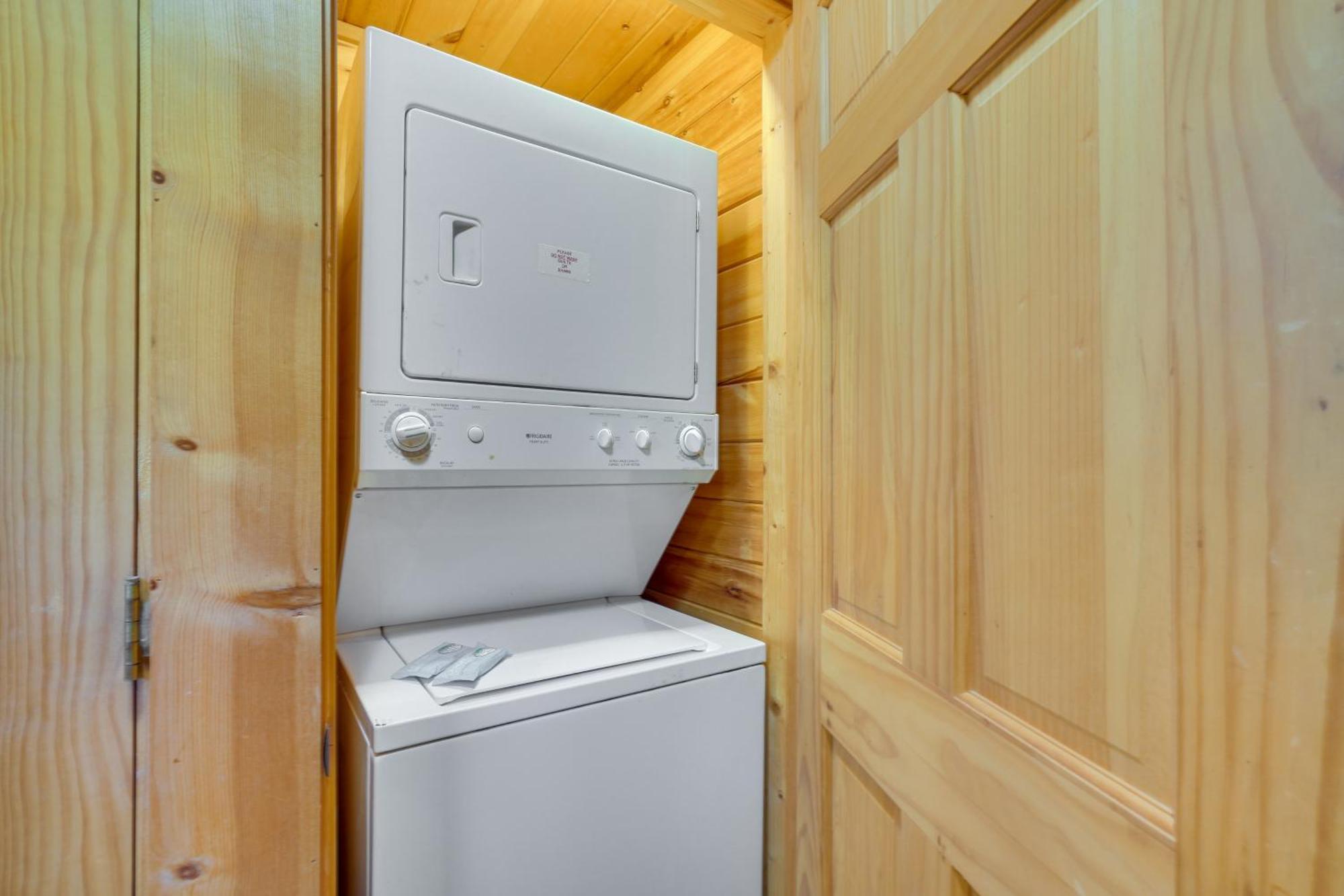 Vacation With Hot Tub And Game Room! Holiday home *