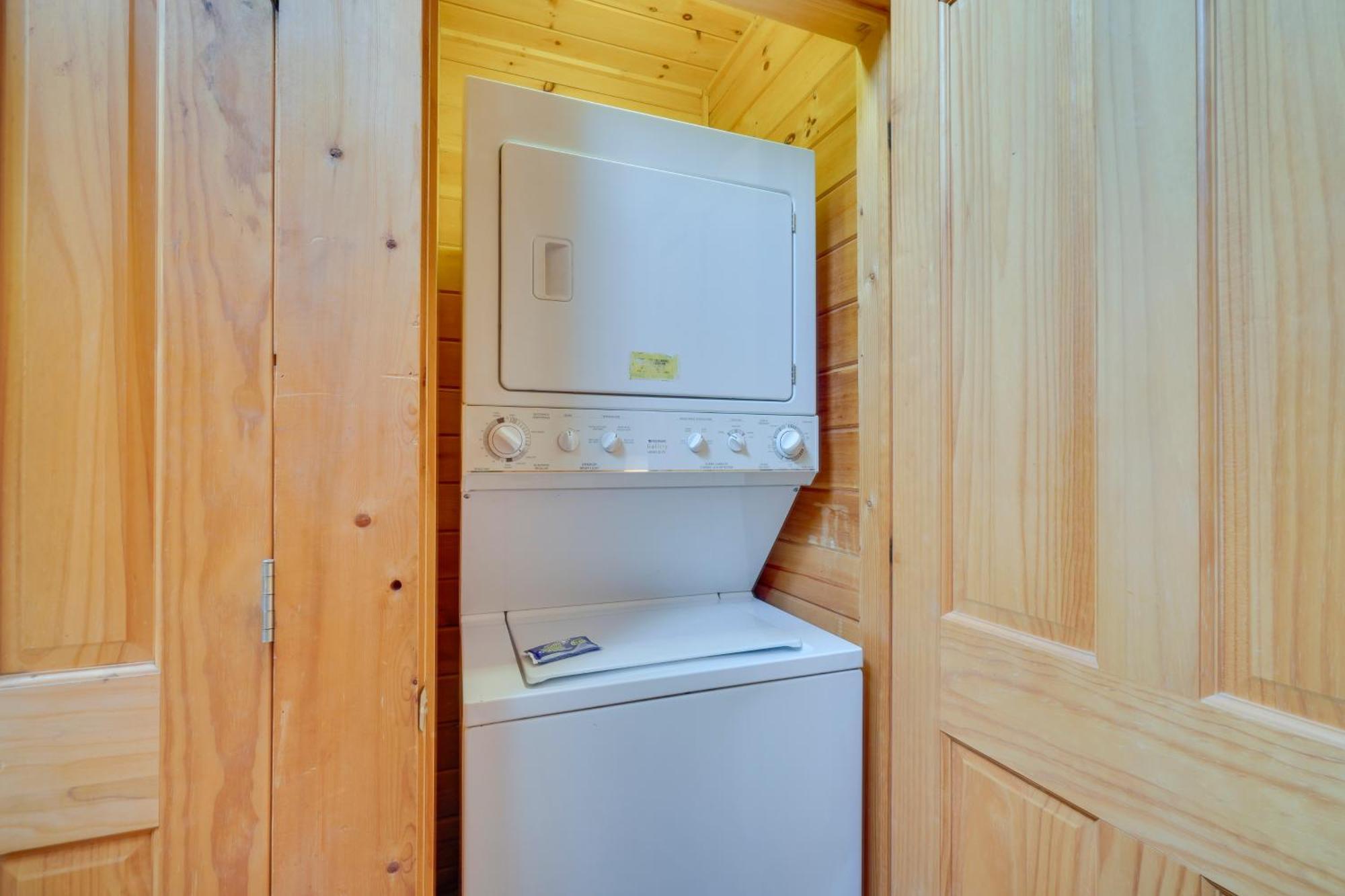 Apartment With Hot Tub About 11 Miles To Downtown *