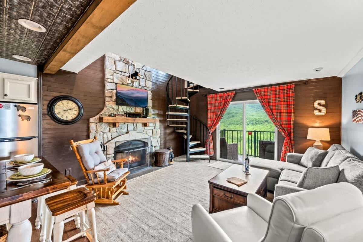 Sleeps 6 Pool Playground Mountain Views Hot Tub Gatlinburg