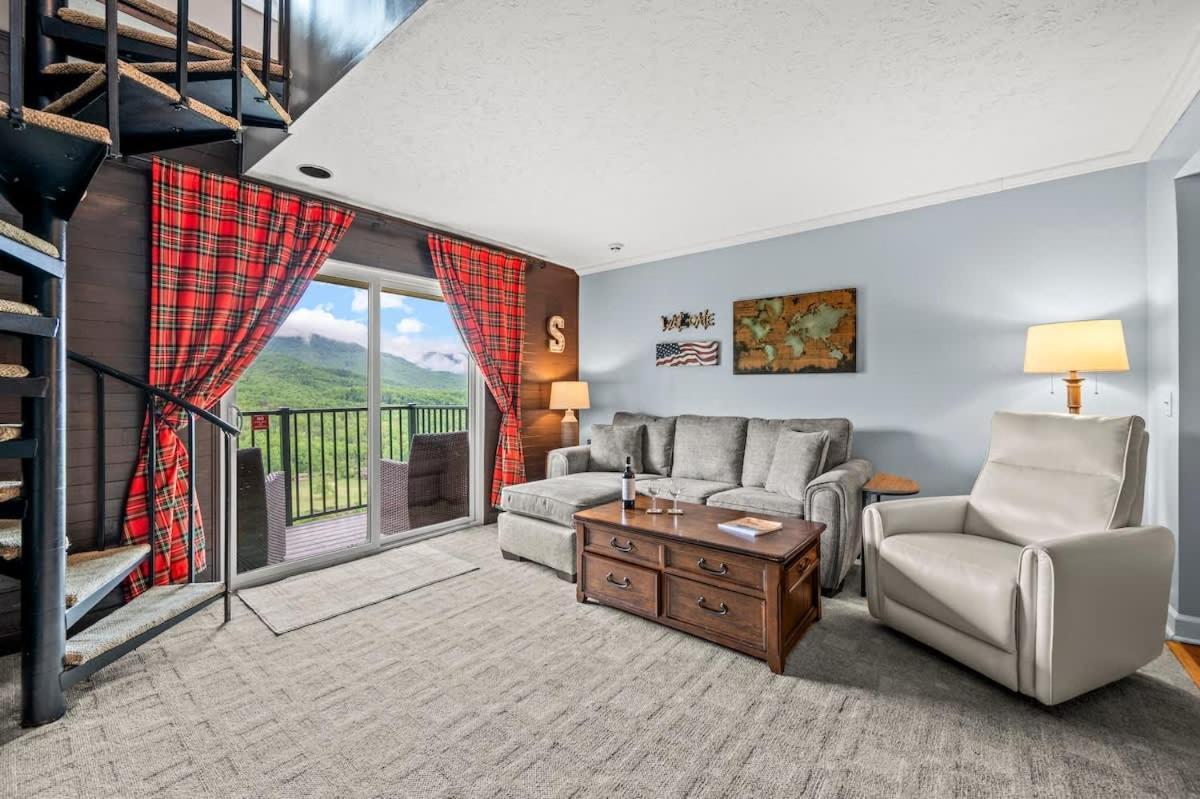 Sleeps 6 Pool Playground Mountain Views Hot Tub Gatlinburg