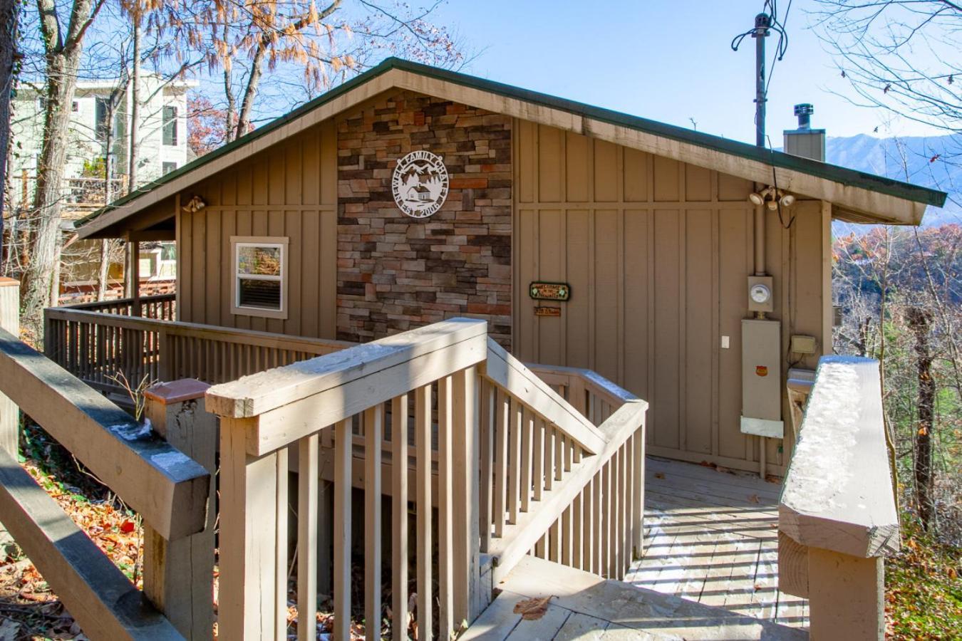 Heights Retreat - Mountain Views & Hot Tub * Gatlinburg