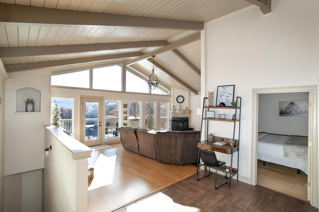 Heights Retreat - Mountain Views & Hot Tub Holiday home *