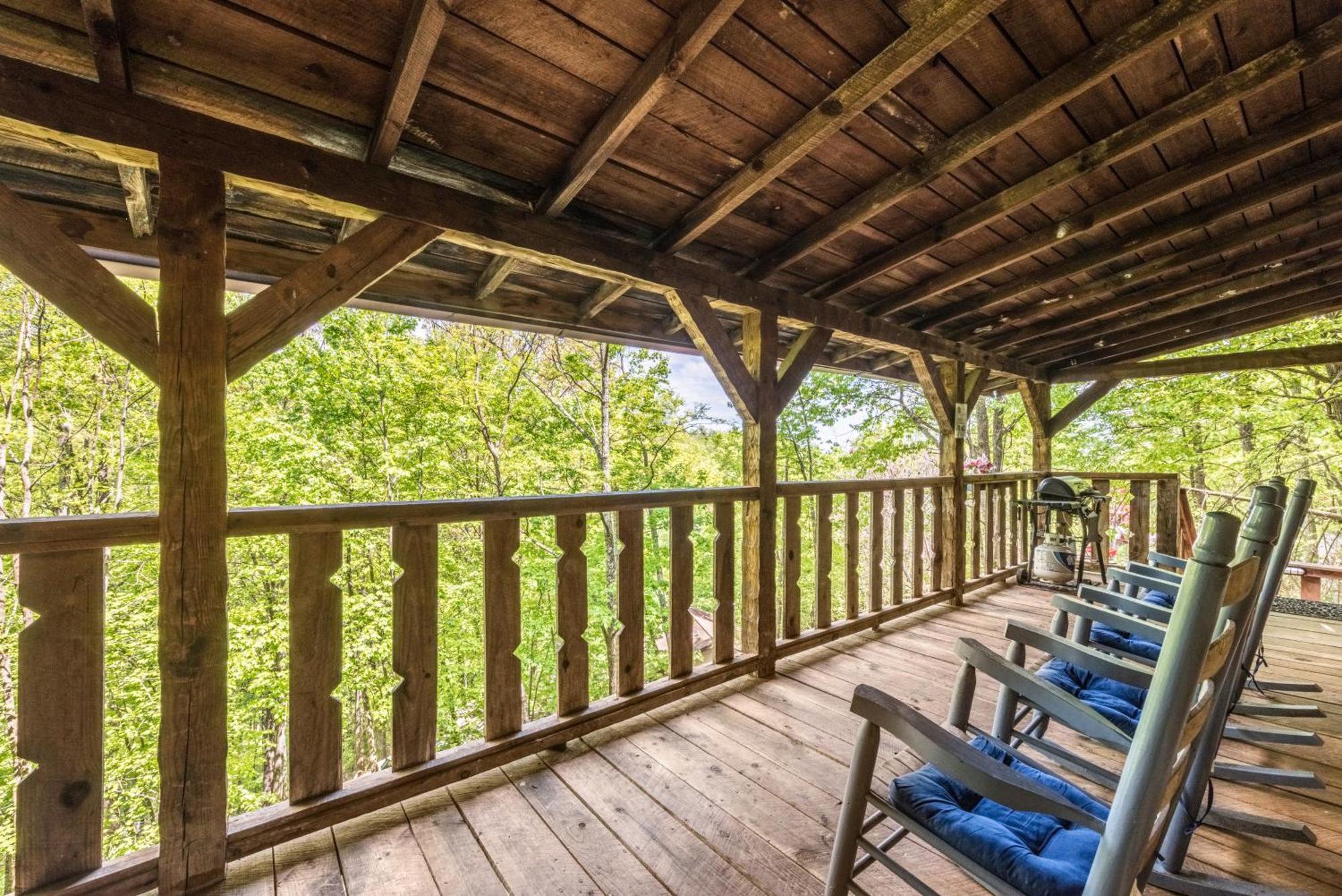 Authentic Log With Hot Tub, Fireplace, Fire Pit And Billiards ! * Gatlinburg