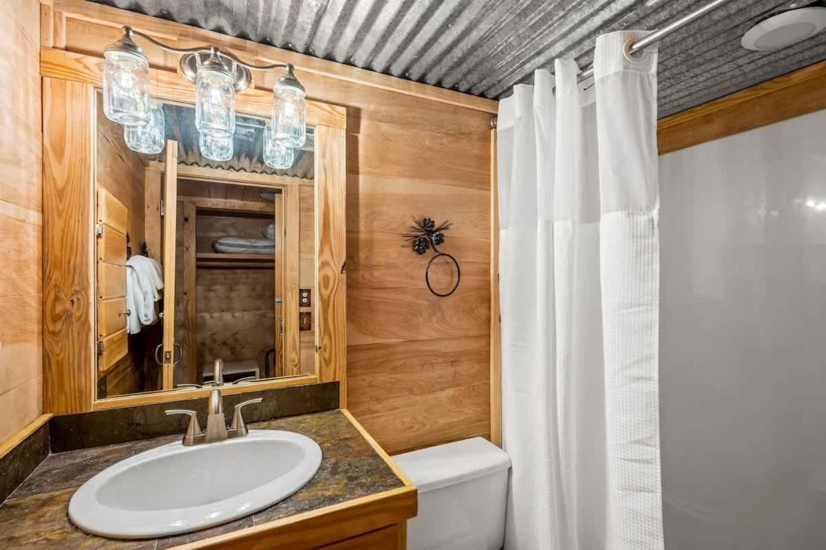 Black Bear Bliss Holiday home
