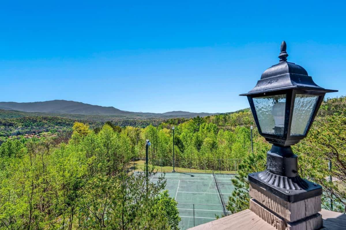 Black Bear Bliss Holiday home