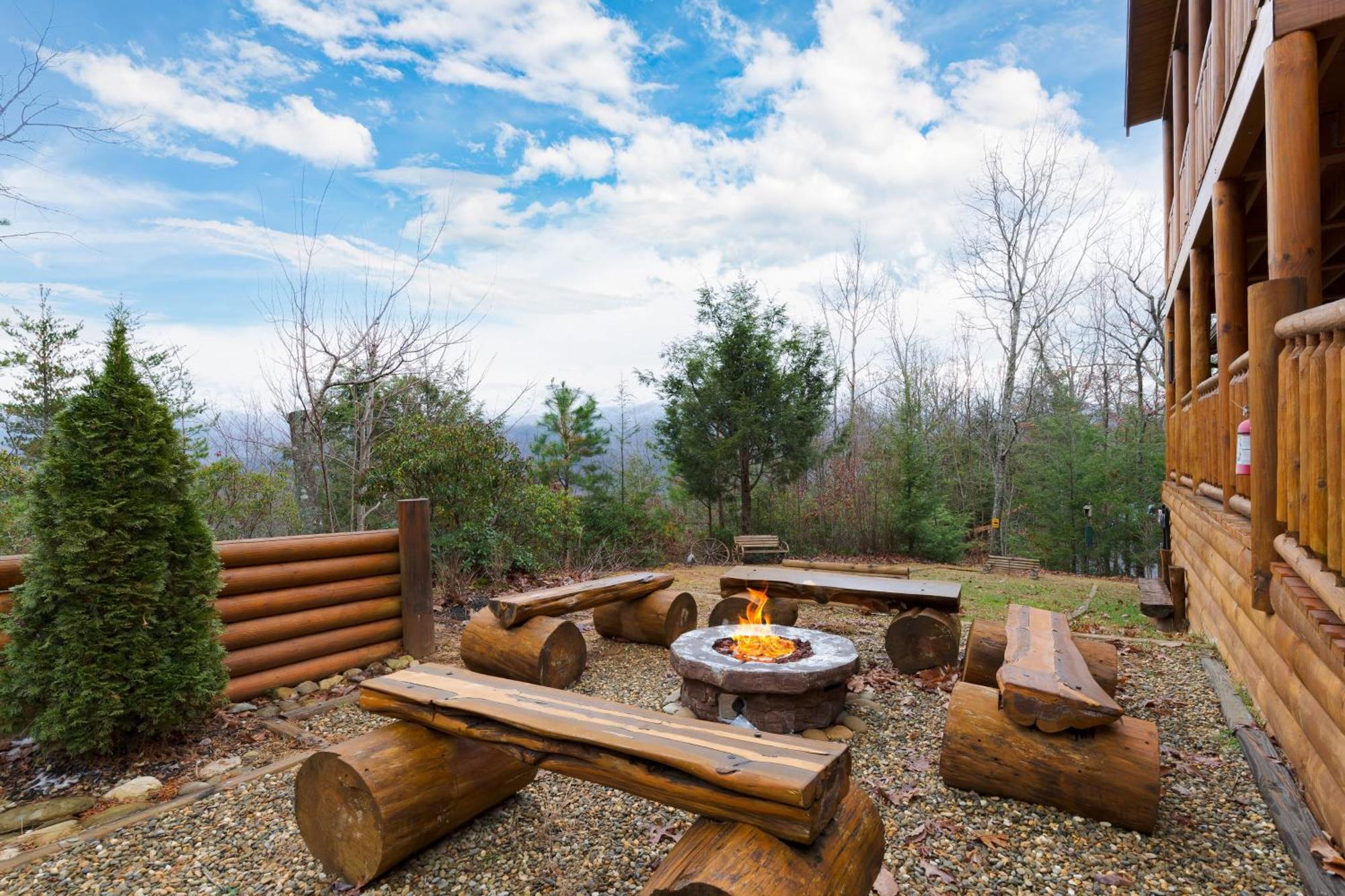 American Dream By Avantstay Deck W Views Theater Game Community Pool Gatlinburg